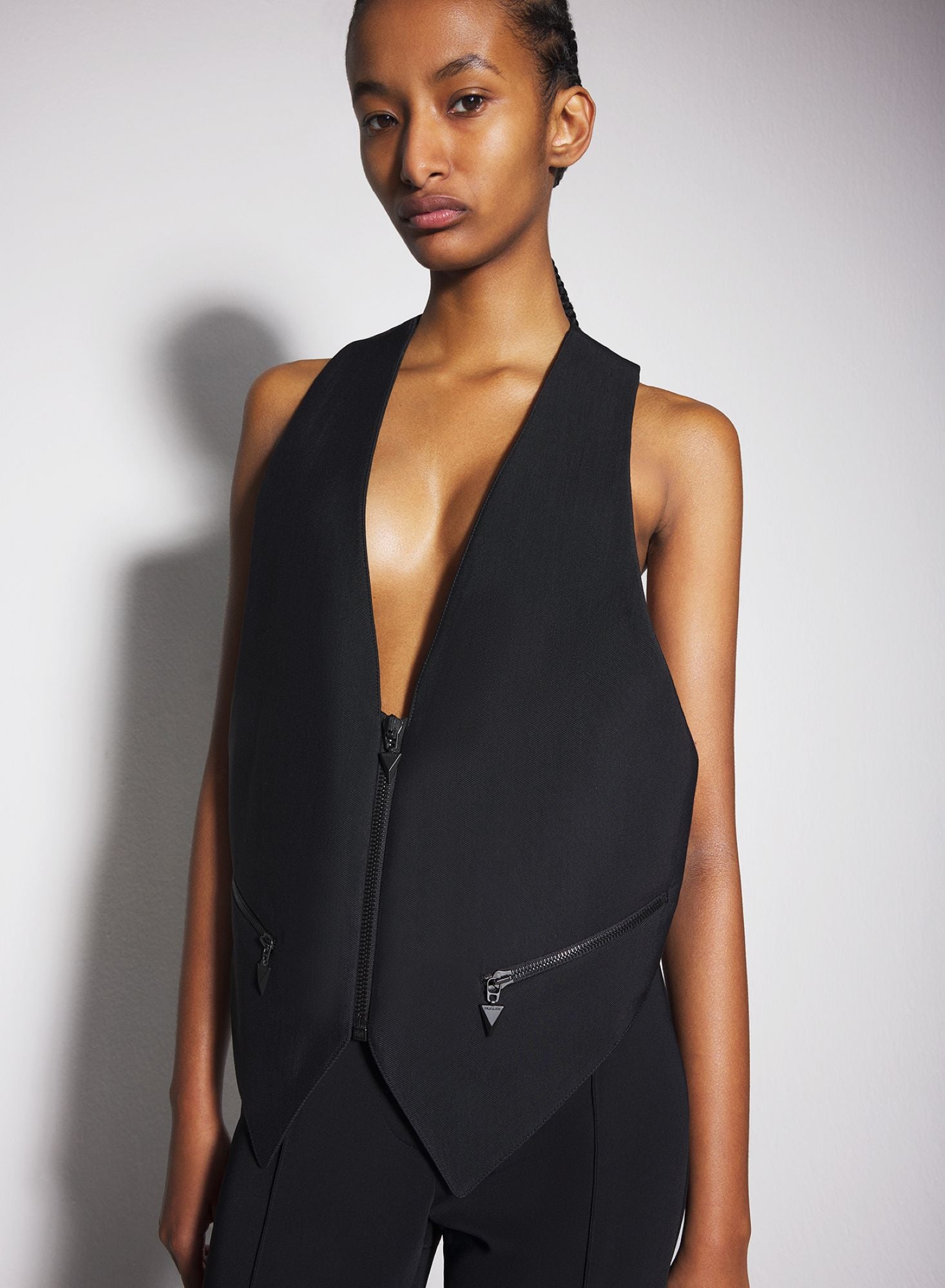 BLACK TAILORED VEST