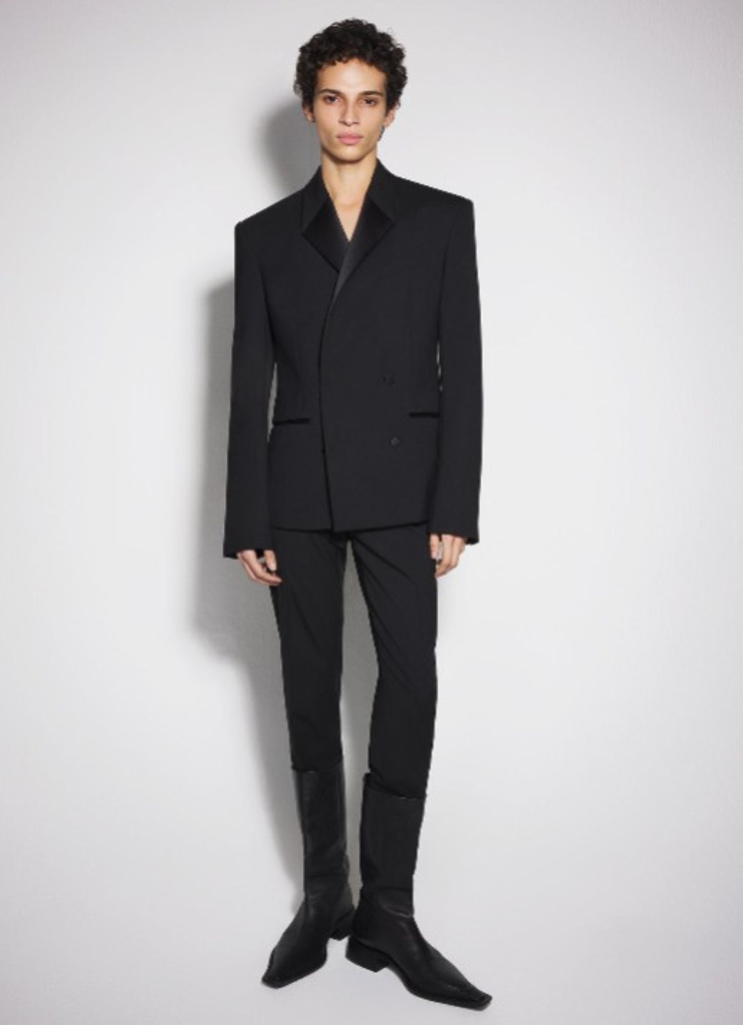 BLACK DOUBLE BREASTED SMOKING JACKET