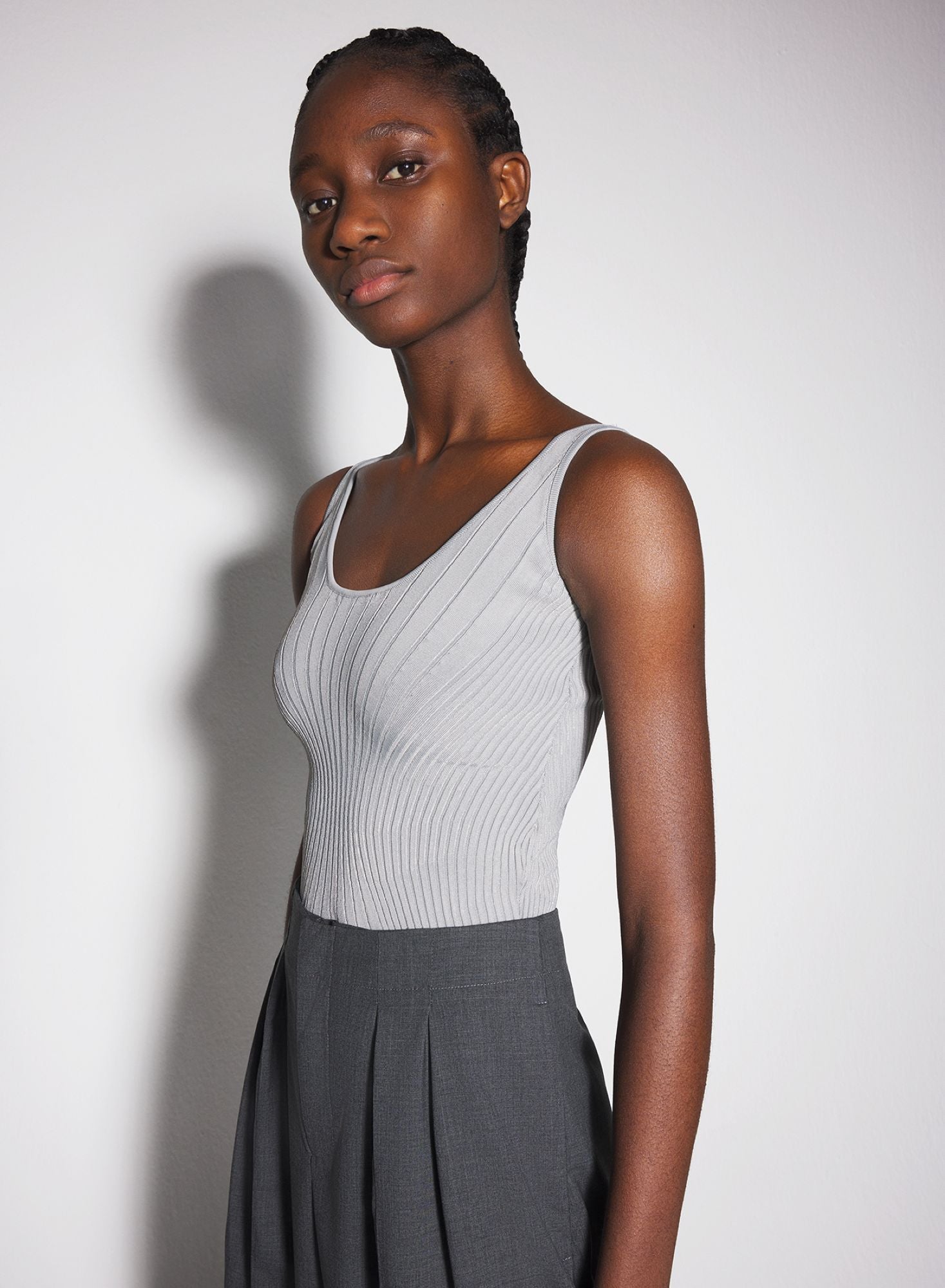 WHITE FITTED KNIT TANK TOP