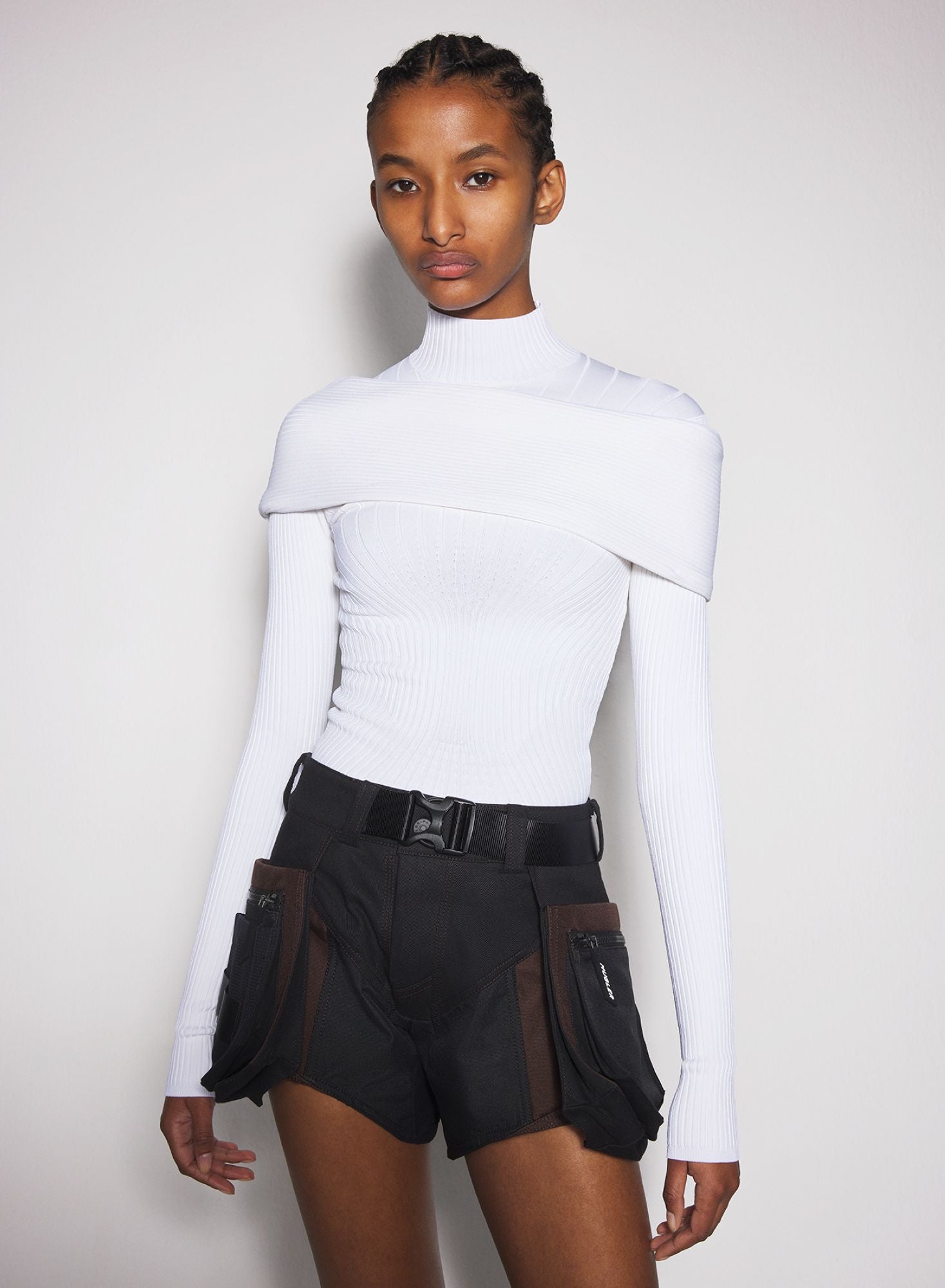 WHITE KNITTED TOP