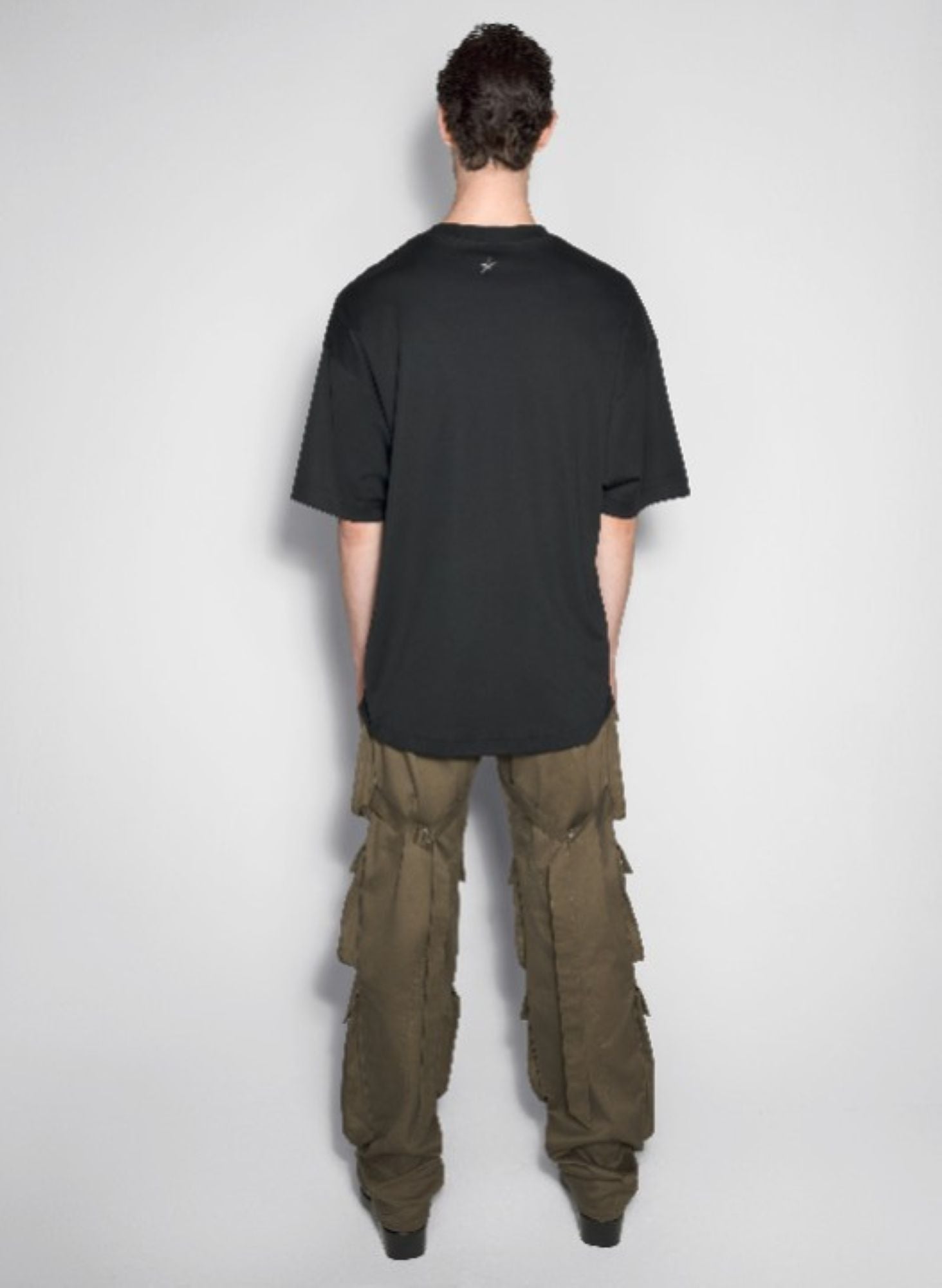 BLACK STAR VELVET T-SHIRT