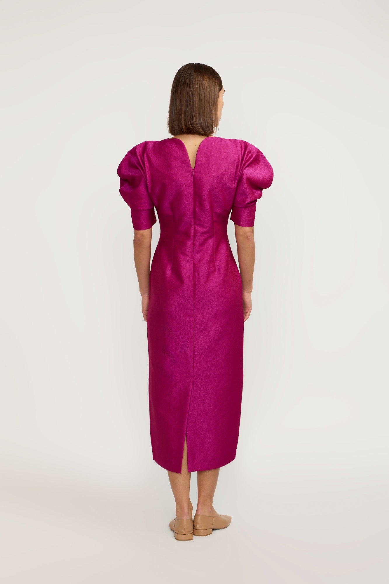 FUCHSIA JUDITH CREPE robe longue en crêpe à décolleté en cœur et manches bouffantes