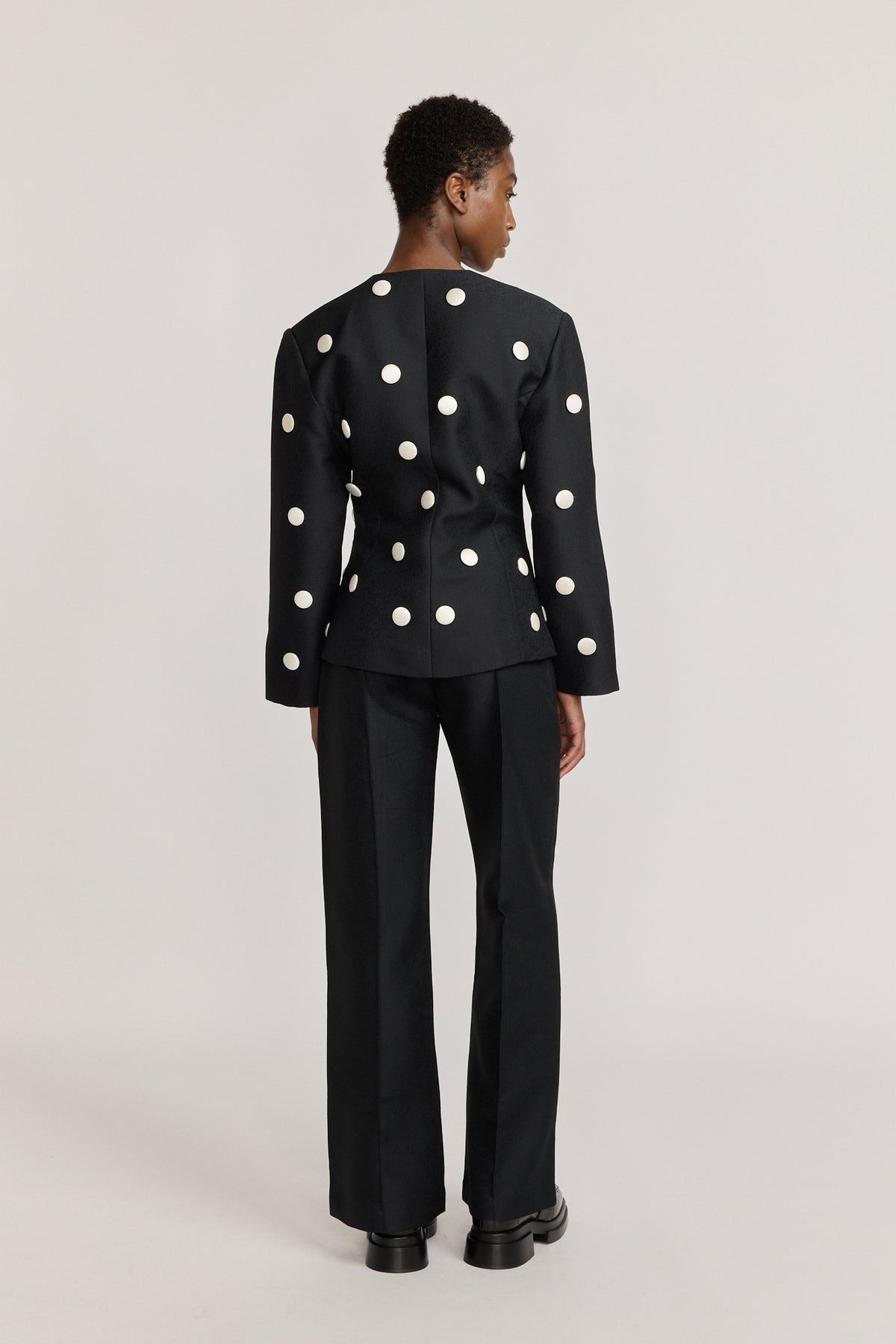 BLACK & WHITE // ALOISE CREPE BUTTONS