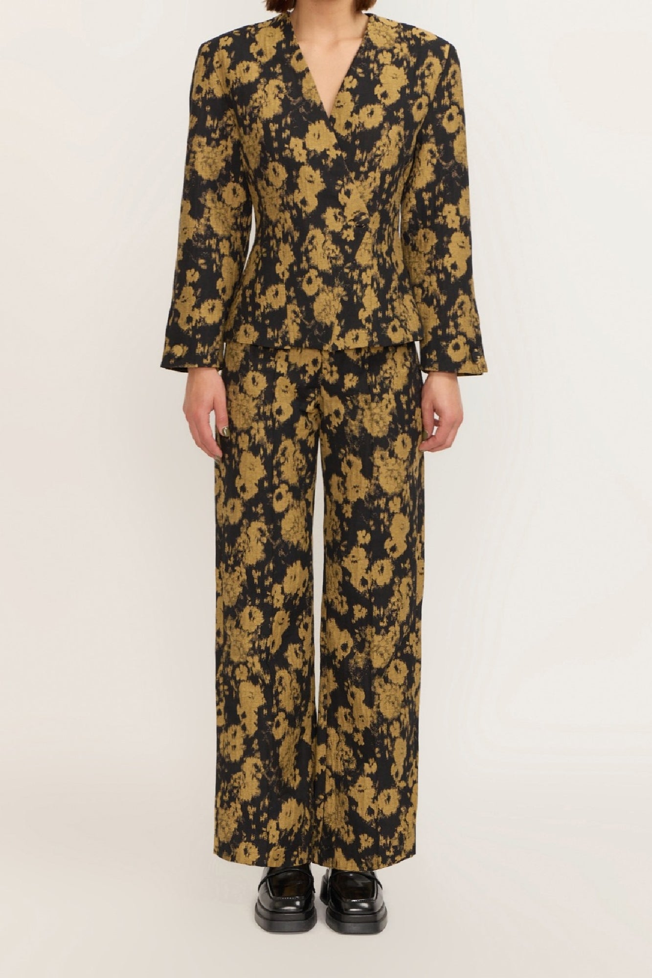 22qty NEW / BLACK & OCHRE ALOISE BLURRY blazer