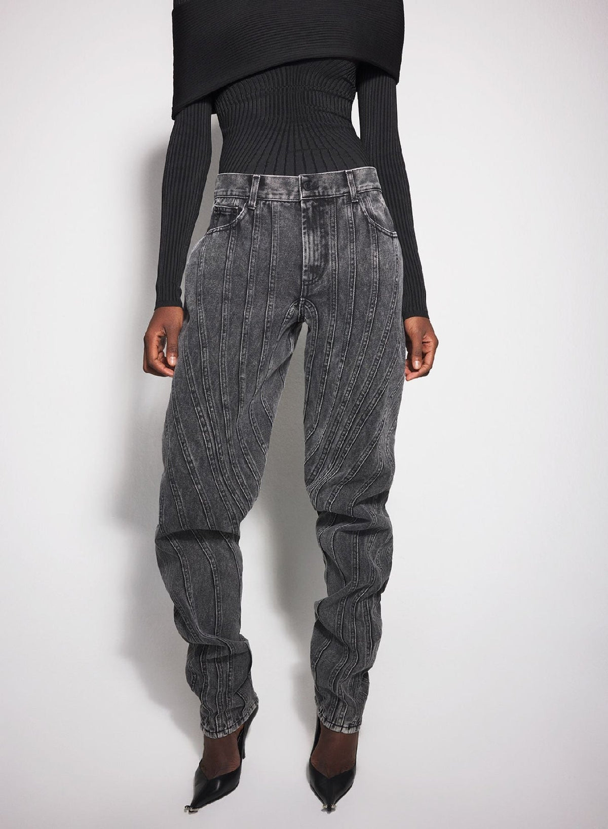 WASHED BLACK // black spiral baggy jeans