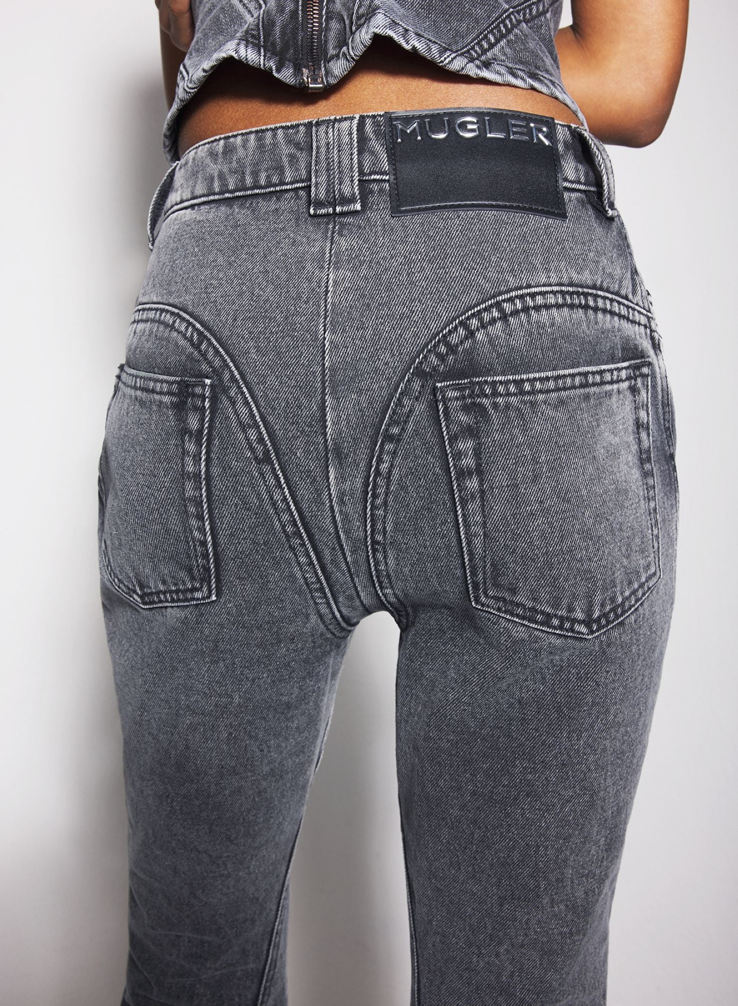 BLUE FLARED JEANS