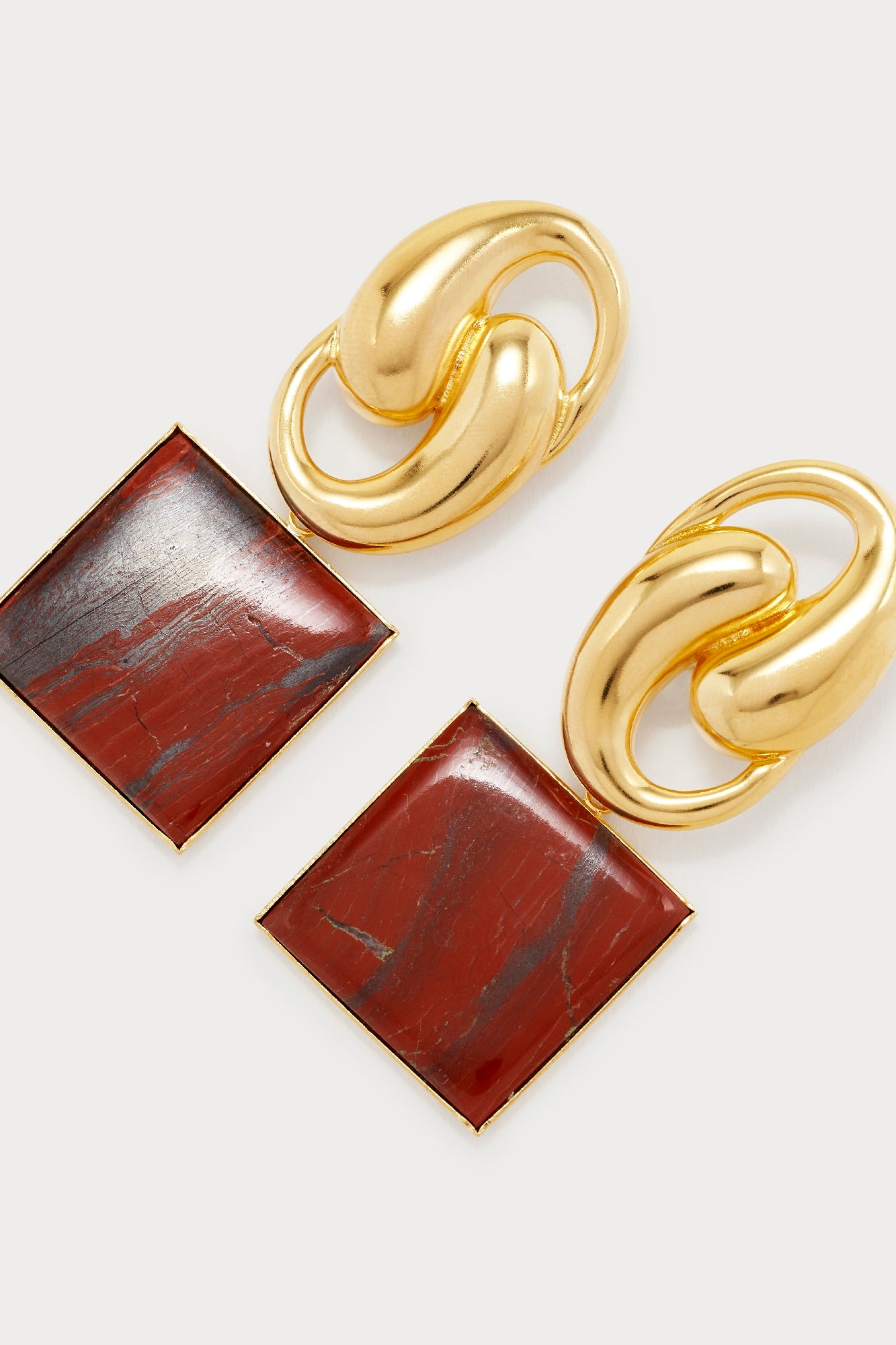 RED SONIA KNOT SQUARE boucles d'oreilles géométriques avec pierres