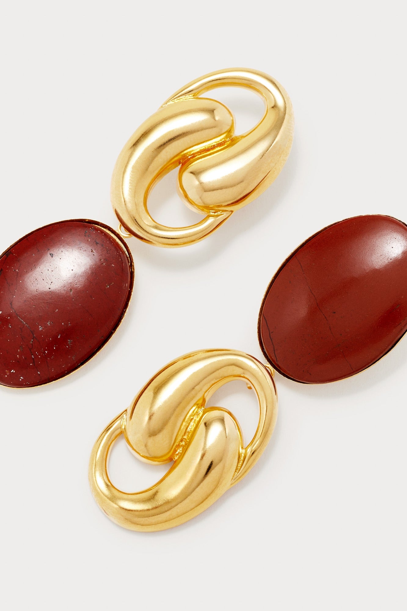 RED SONIA KNOT OVAL boucles d'oreilles asymétriques avec pierres