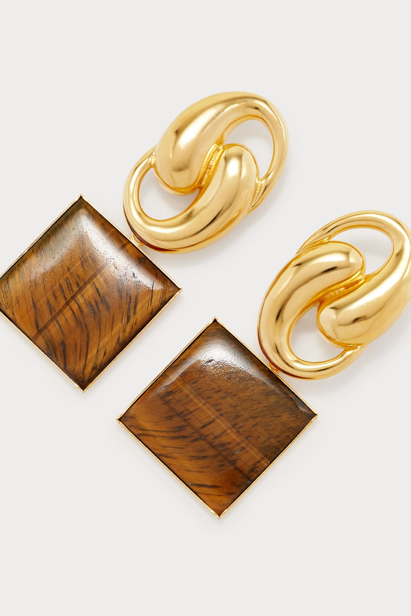TIGER EYE  SONIA KNOT SQUARE CLIP Boucles d'oreilles à clip géométriques avec pierres