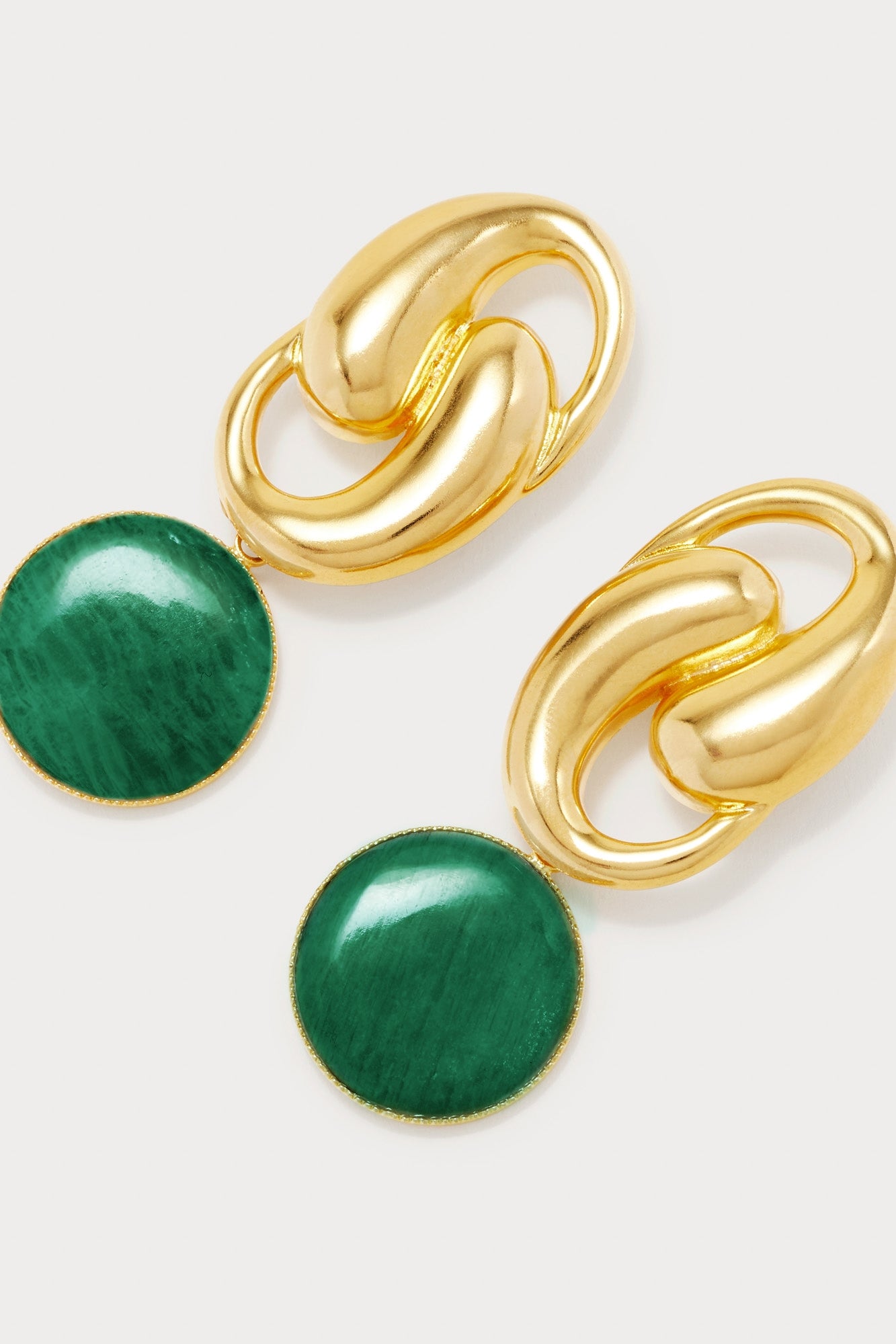 DARK GREEN SONIA KNOT STONE CLIP Boucles d'oreilles à clip géométriques avec pierres