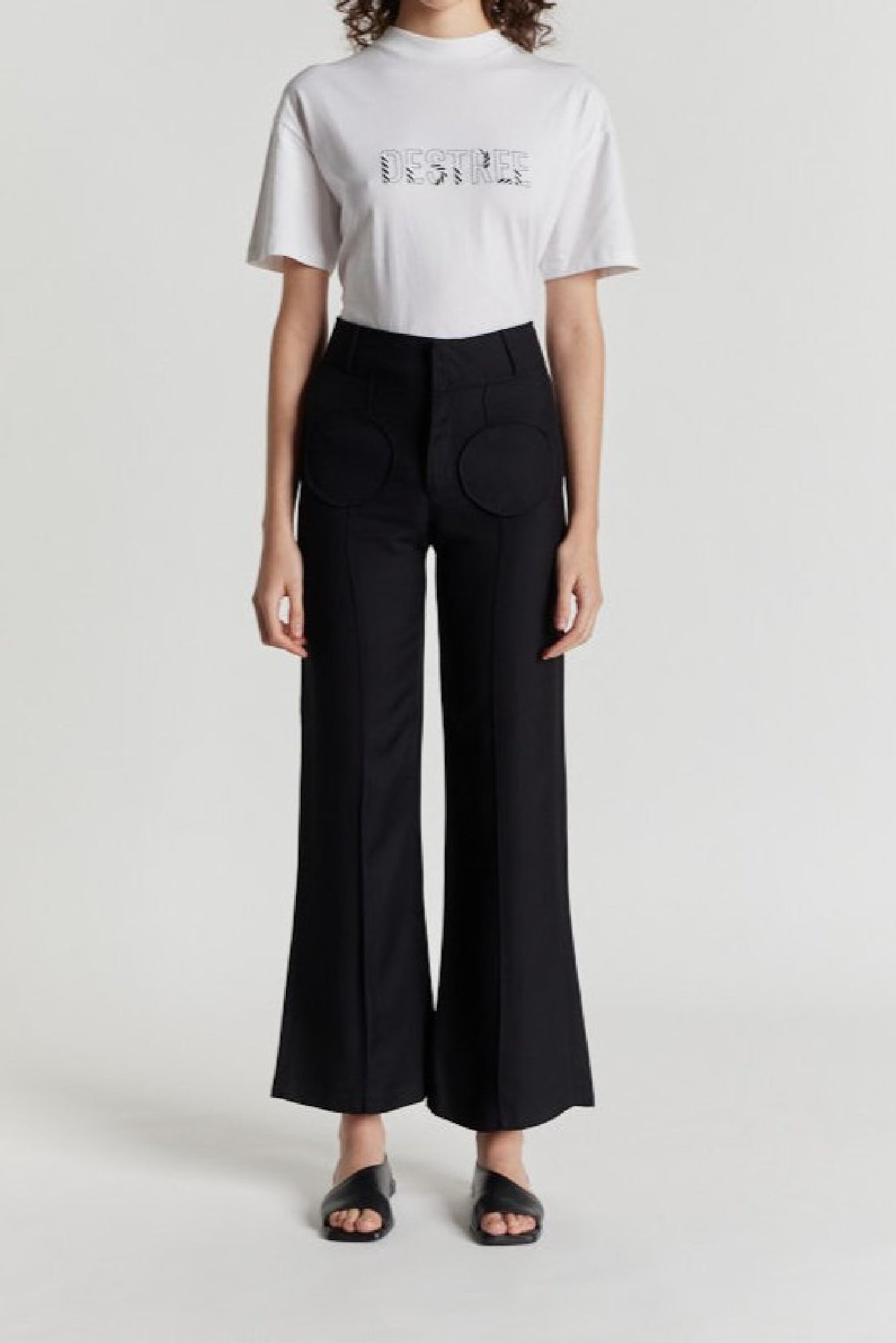 BLACK  OLAFUR SOFT pantalon évasé avec détails de poches circulaires
