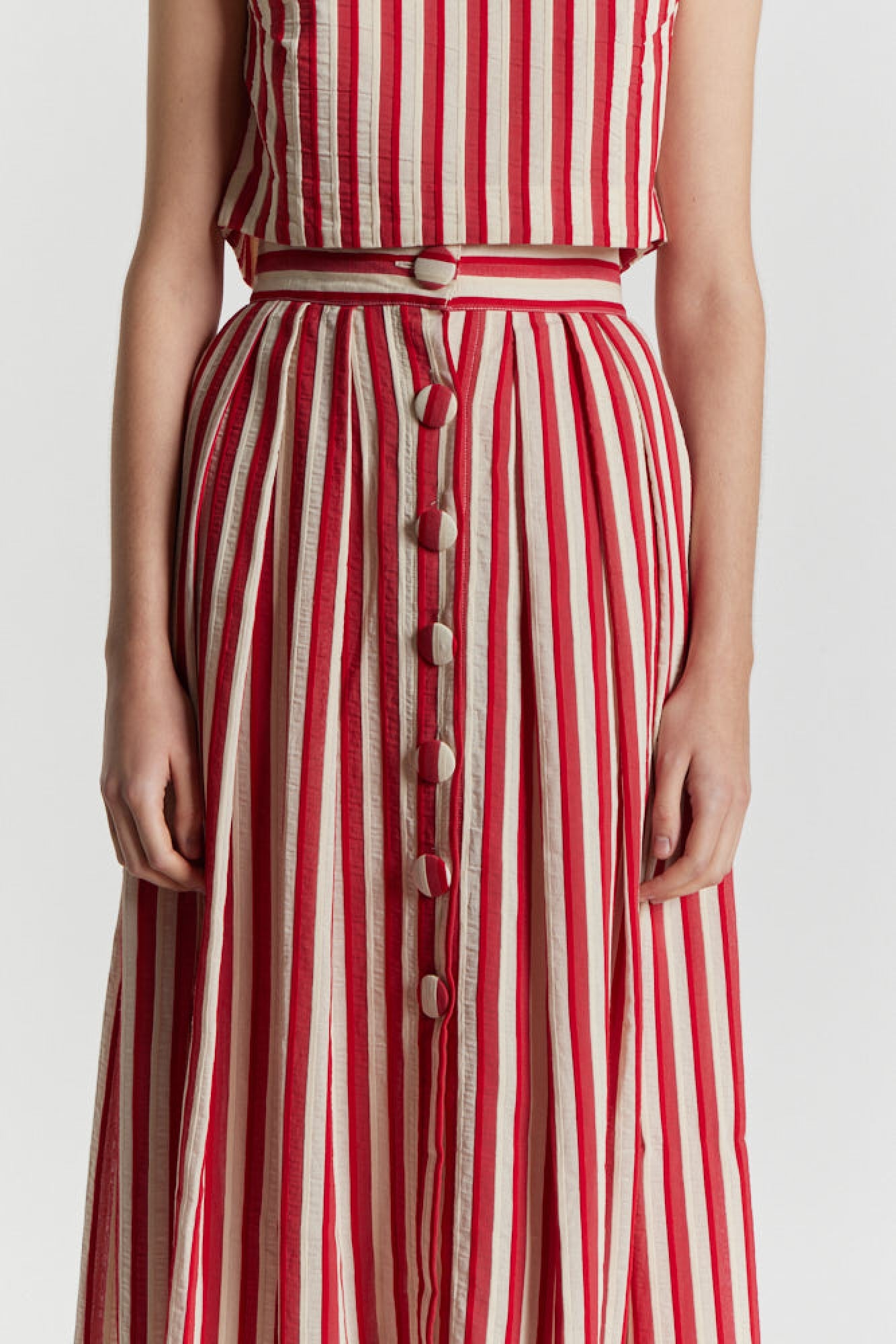 RED & ECRU IRVING STRIPES jupe longue rayée avec détails boutonnés