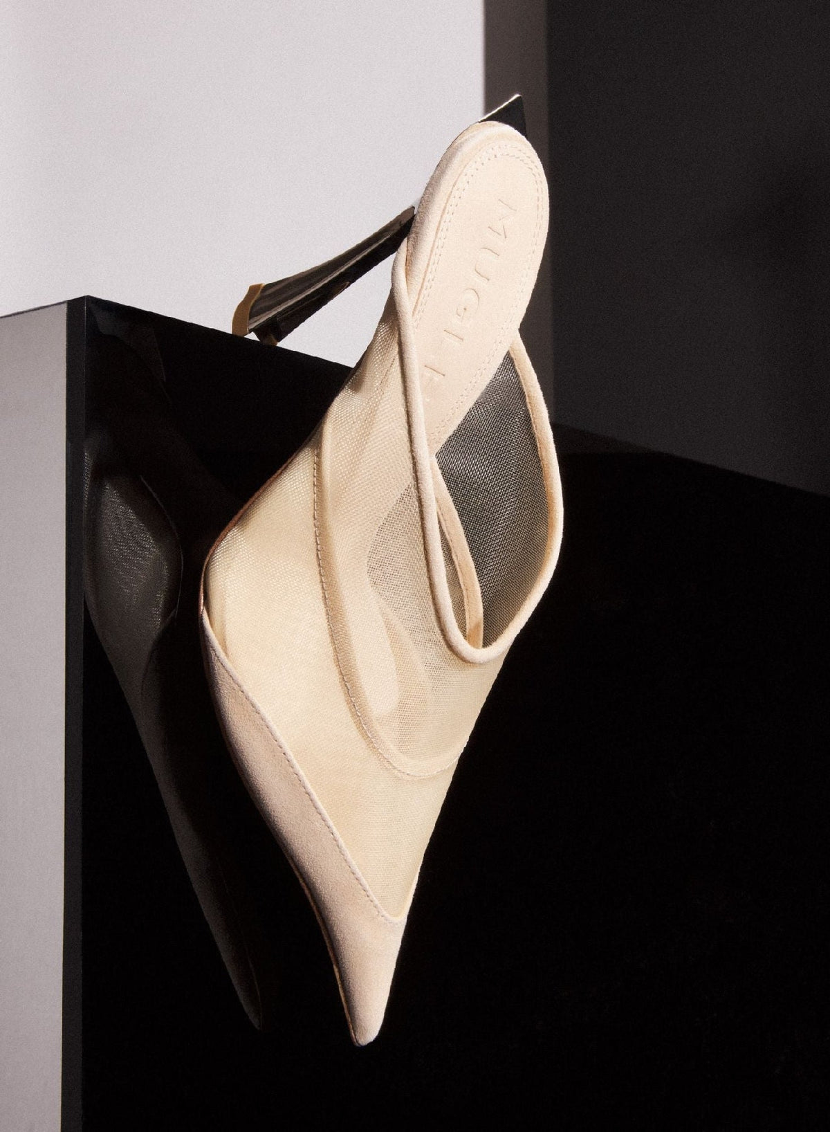 TAN // nude mesh Fang 95 mules