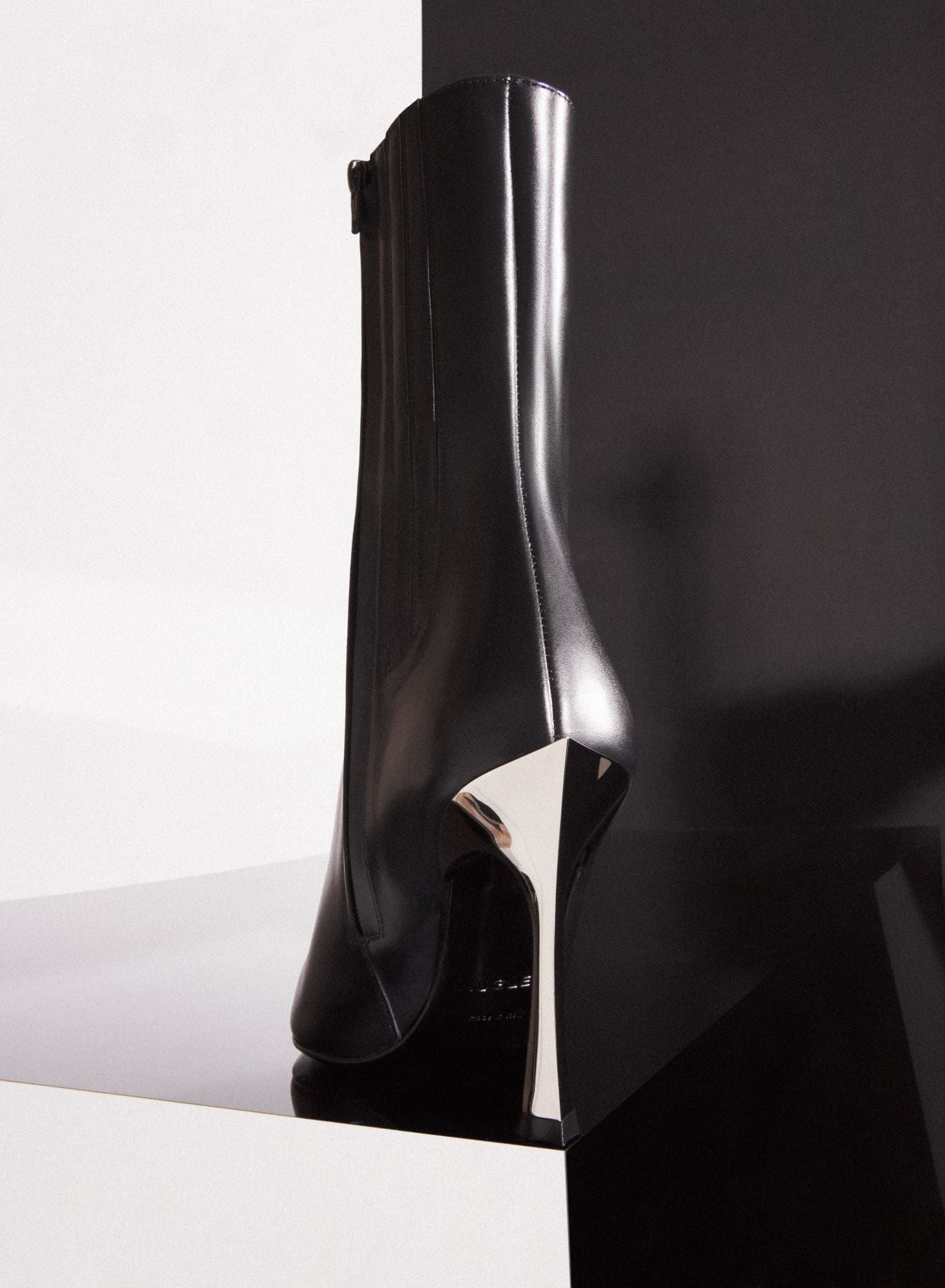 BLACK LEATHER FANG 95 ANKLE BOOTS