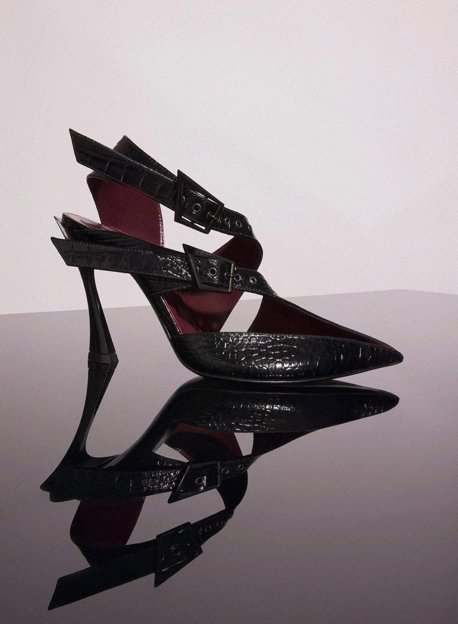 BLACK EMBOSSED CROCODILE BUCKLED FANG 95 MULES