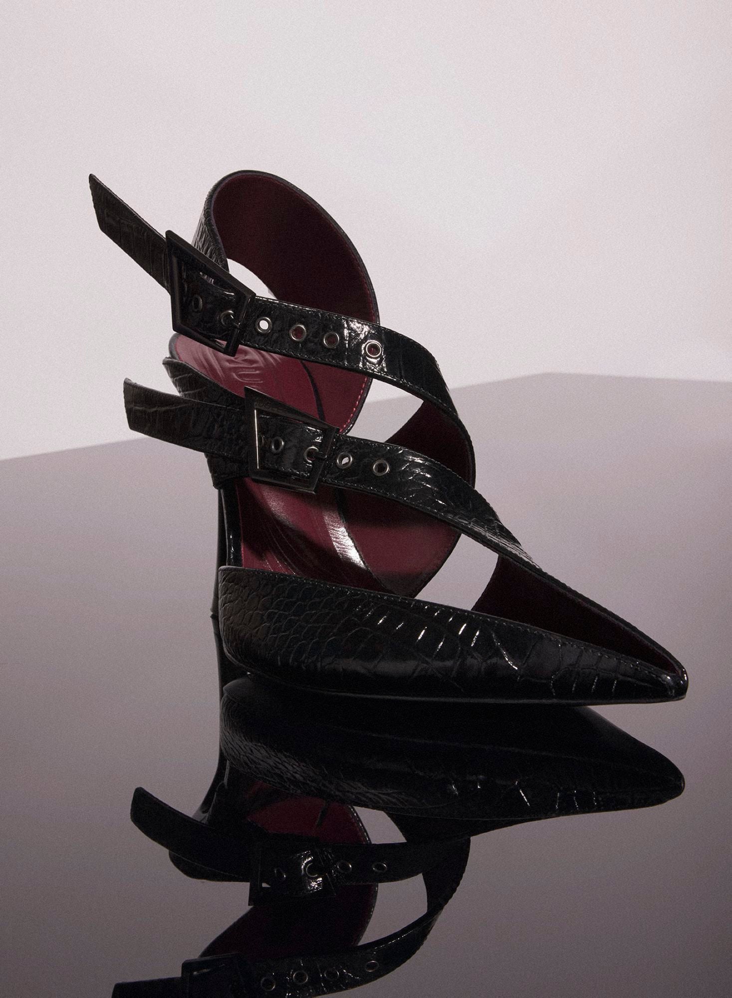BLACK EMBOSSED CROCODILE BUCKLED FANG 95 MULES