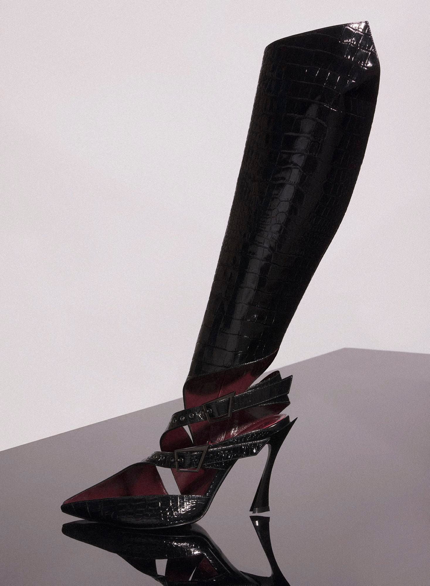 BLACK EMBOSSED CROCODILE BUCKLED FANG 95 KNEE HIGH BOOTS