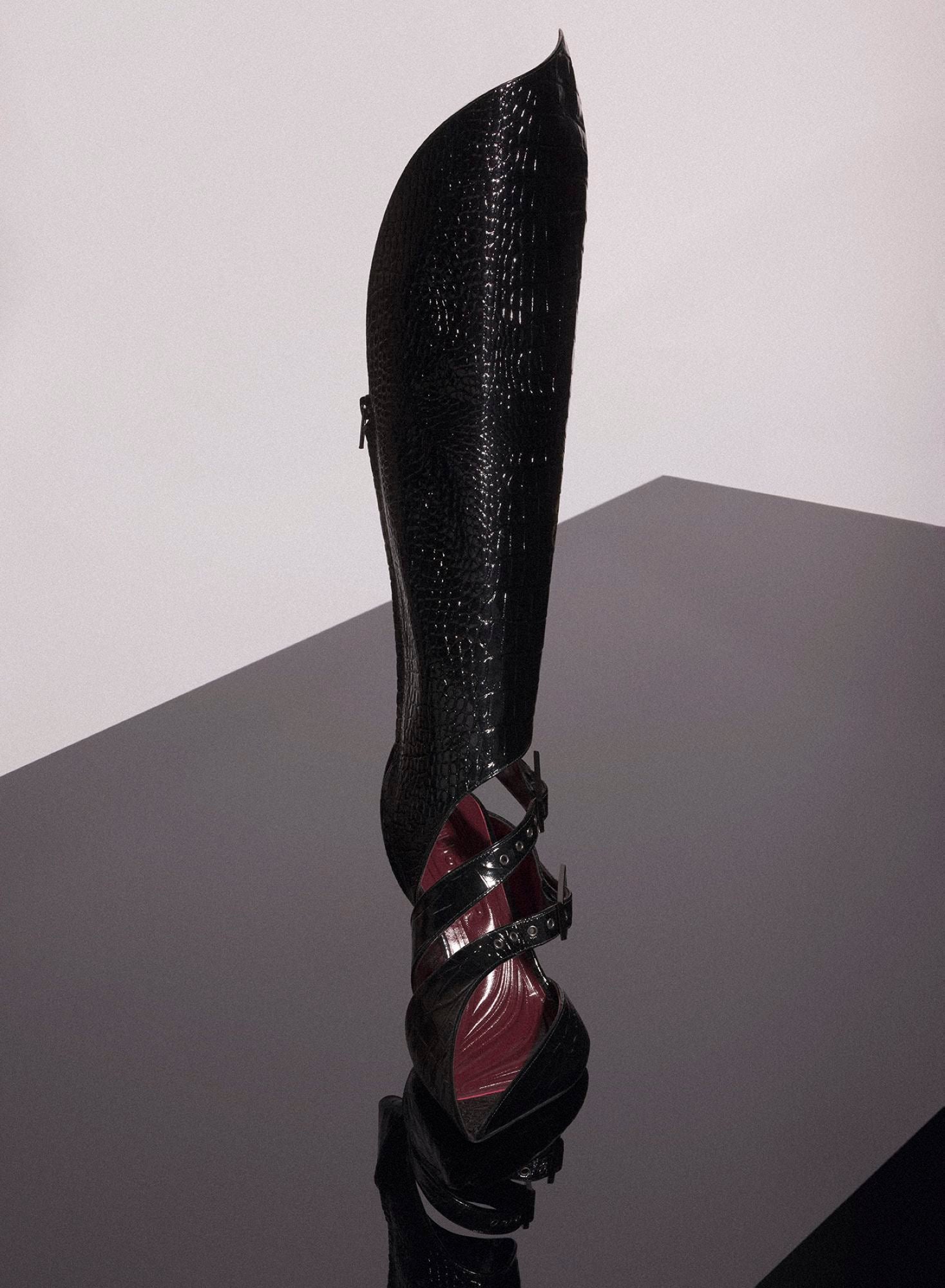 BLACK EMBOSSED CROCODILE BUCKLED FANG 95 KNEE HIGH BOOTS