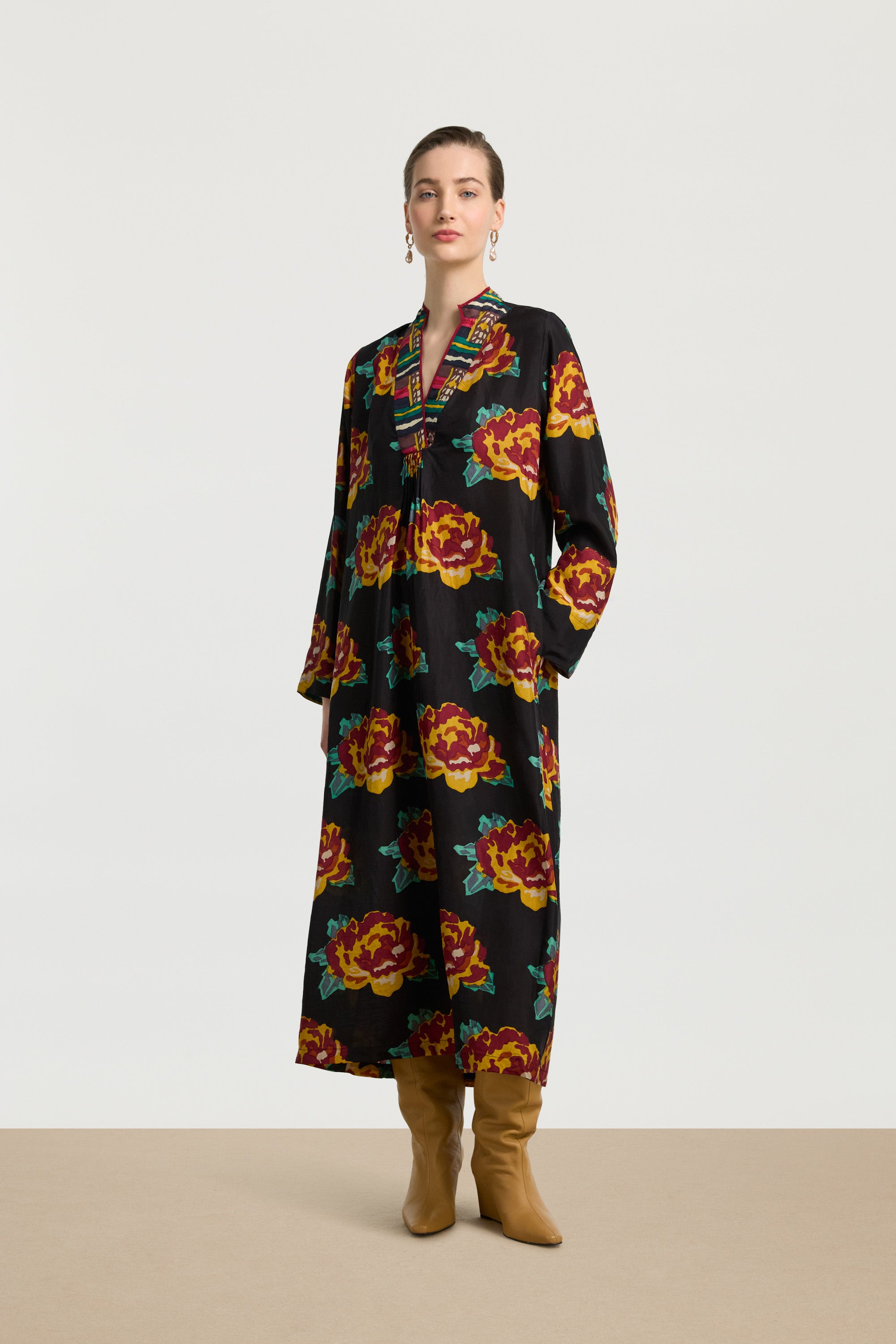 RECO PRIX : 159 // Radha Kaftan Tamale Peony Black
