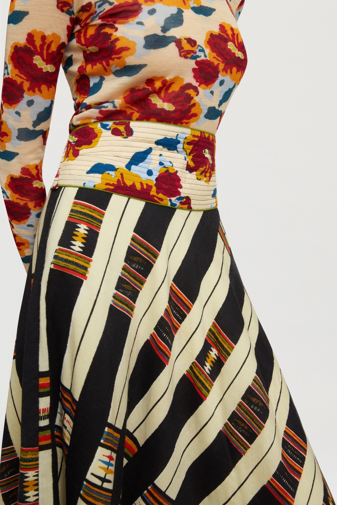 RECO PRIX : 29,4 // Reversible Teena Belt Kumasi Flower Ivory