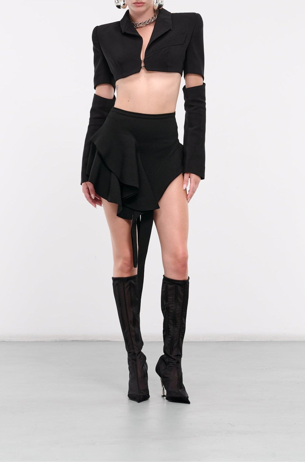 BLACK ASYMMETRIC KNITTED SKIRT