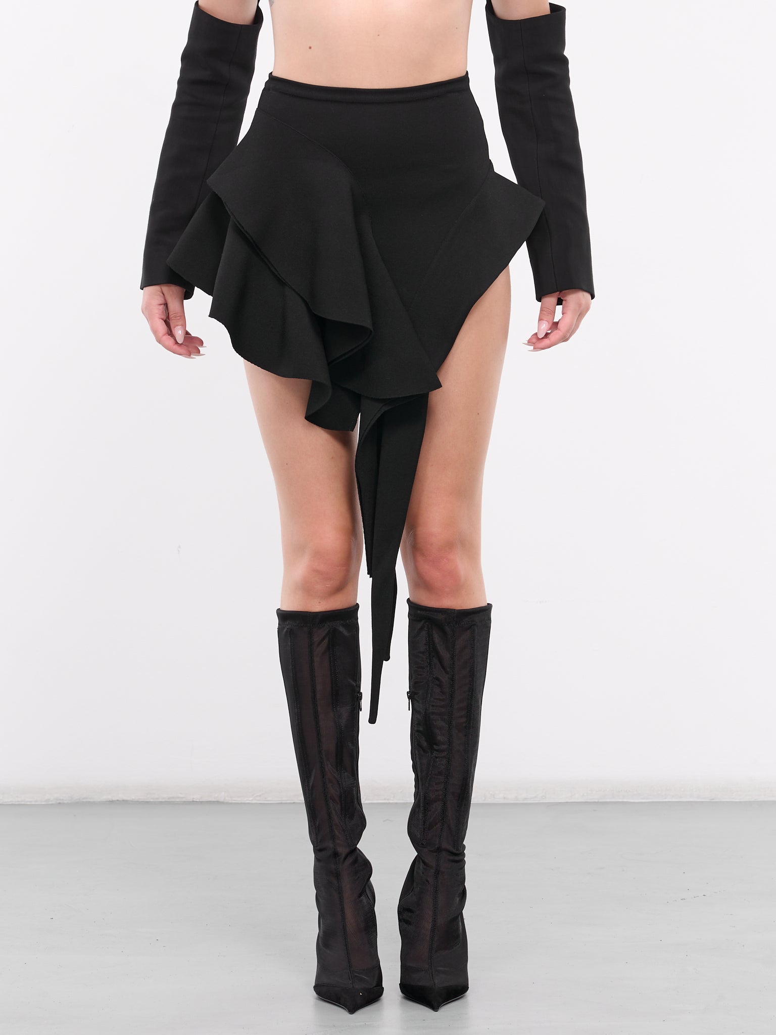 BLACK ASYMMETRIC KNITTED SKIRT