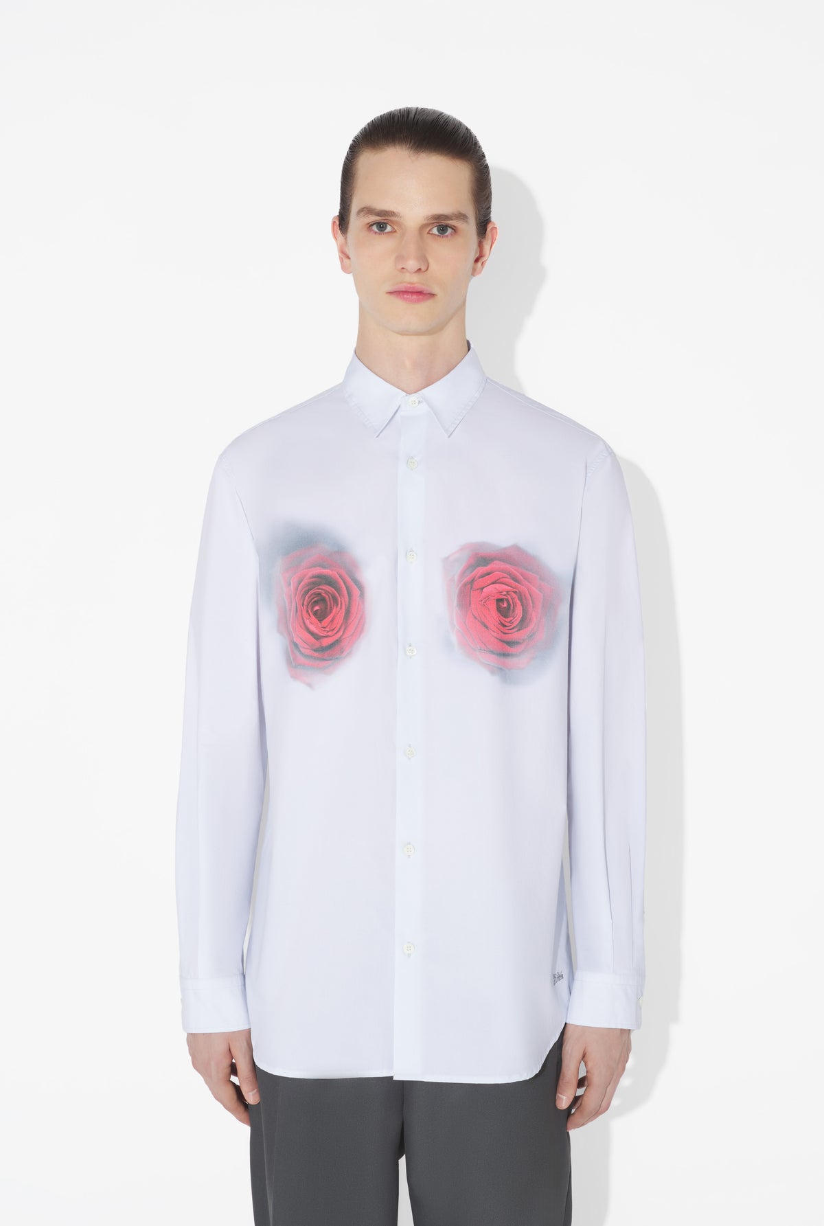 Unisex Shirt Printed "Blurry Roses" - White & Grey & Red