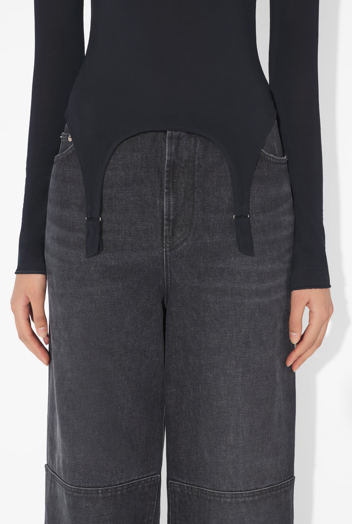 Le Top Porte-Jarretelles - Darknavy