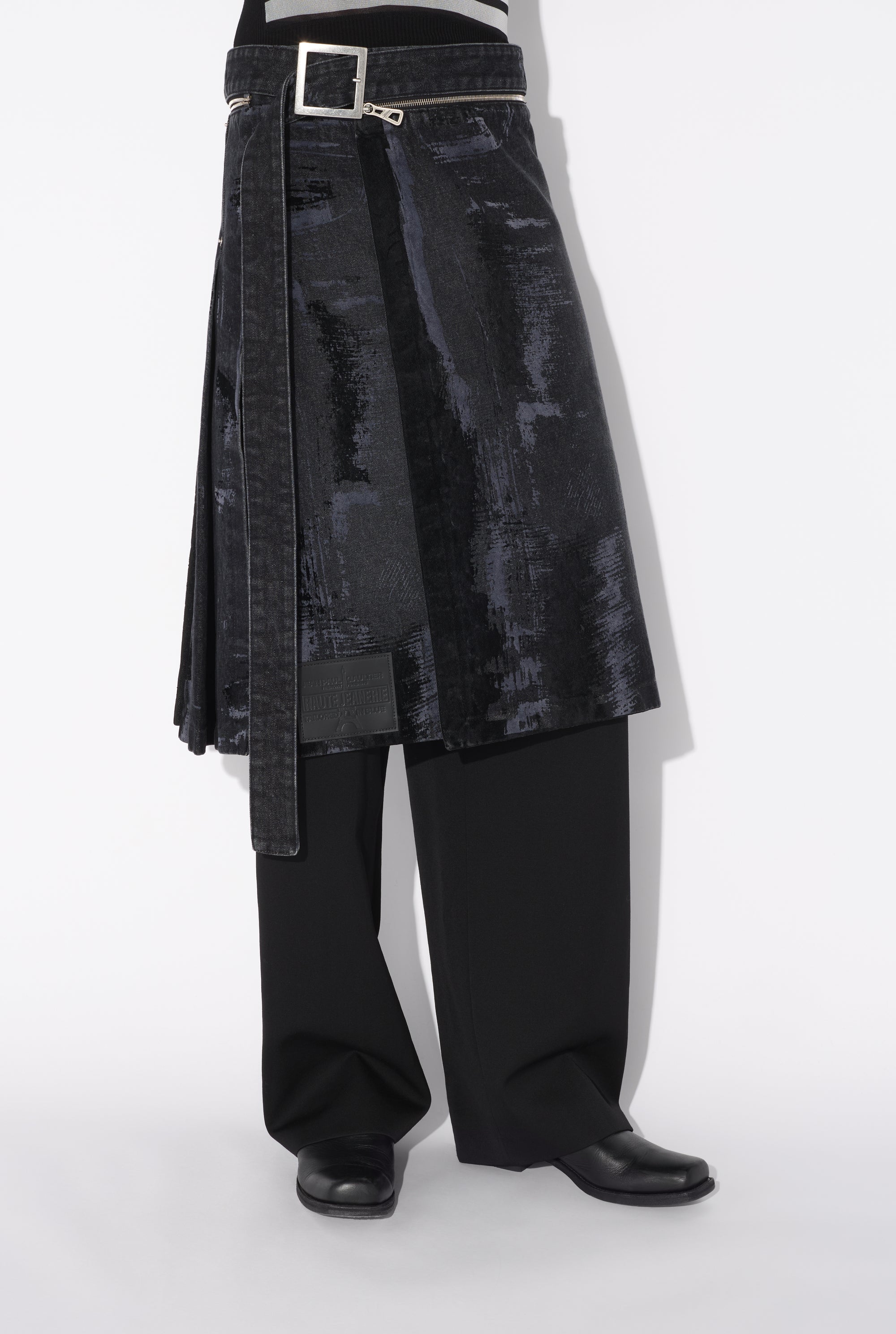 Jupe kilt floquée en denim - Vintageblack