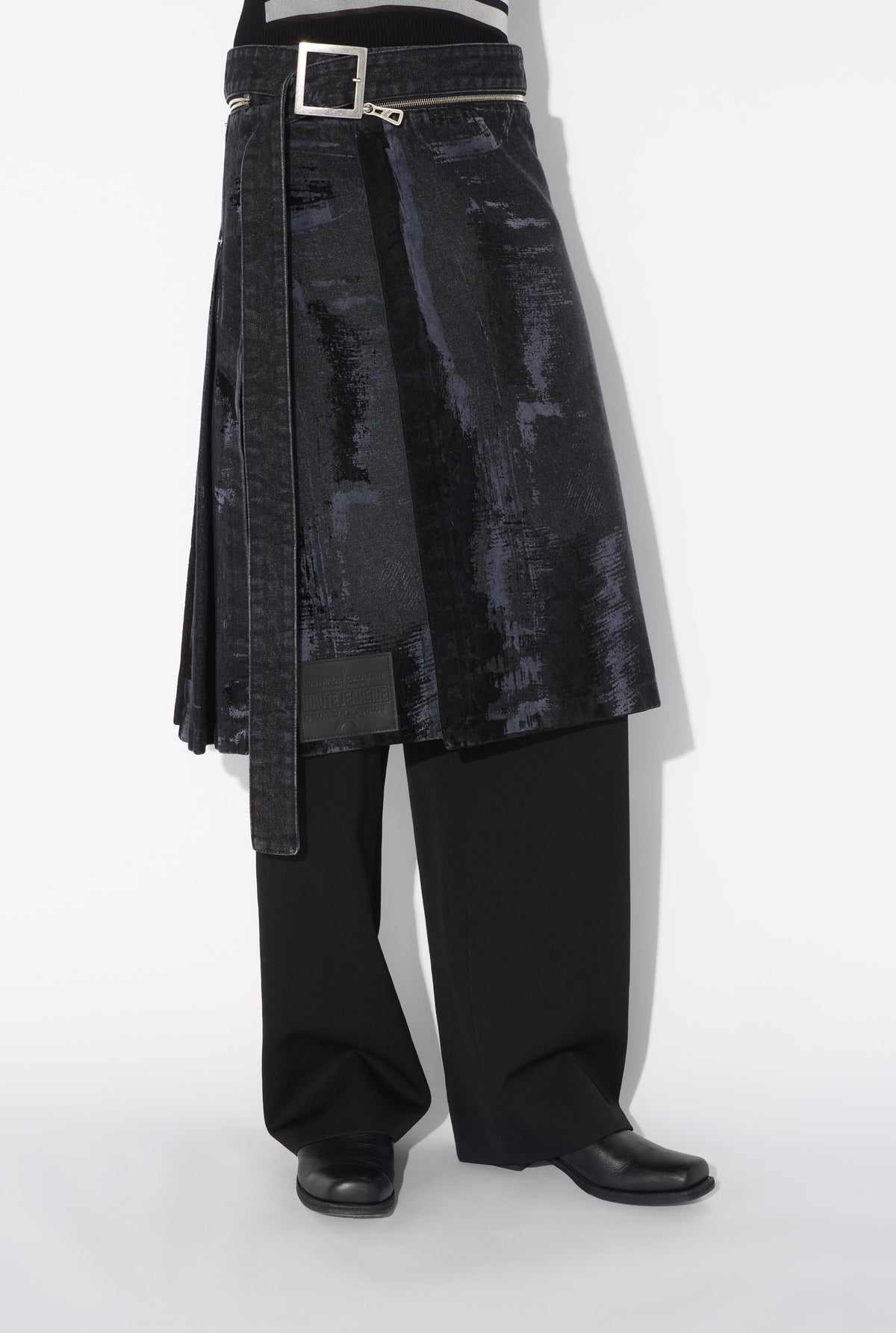 Jupe kilt floquée en denim - Vintage Black