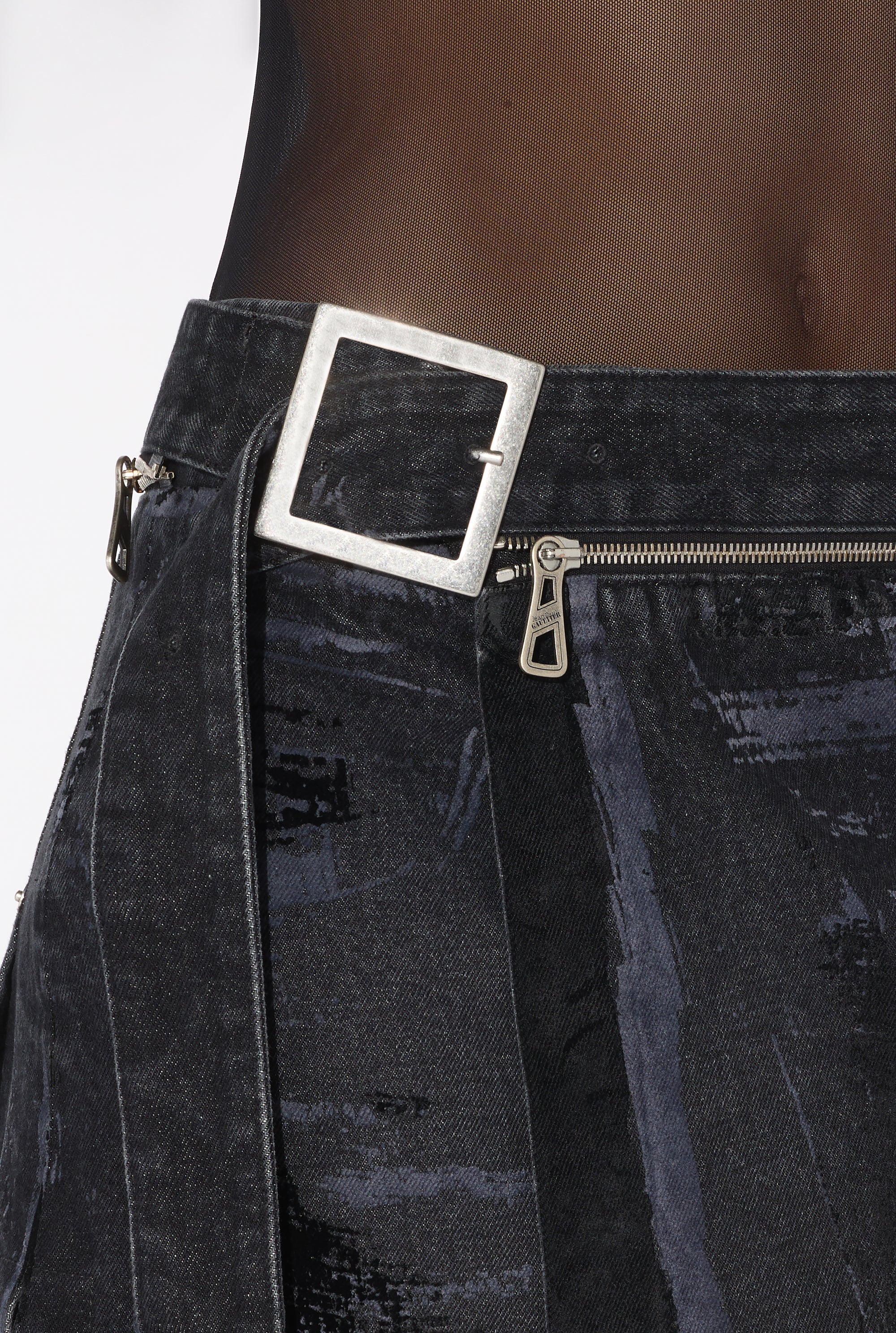 Jupe kilt floquée en denim - Vintageblack