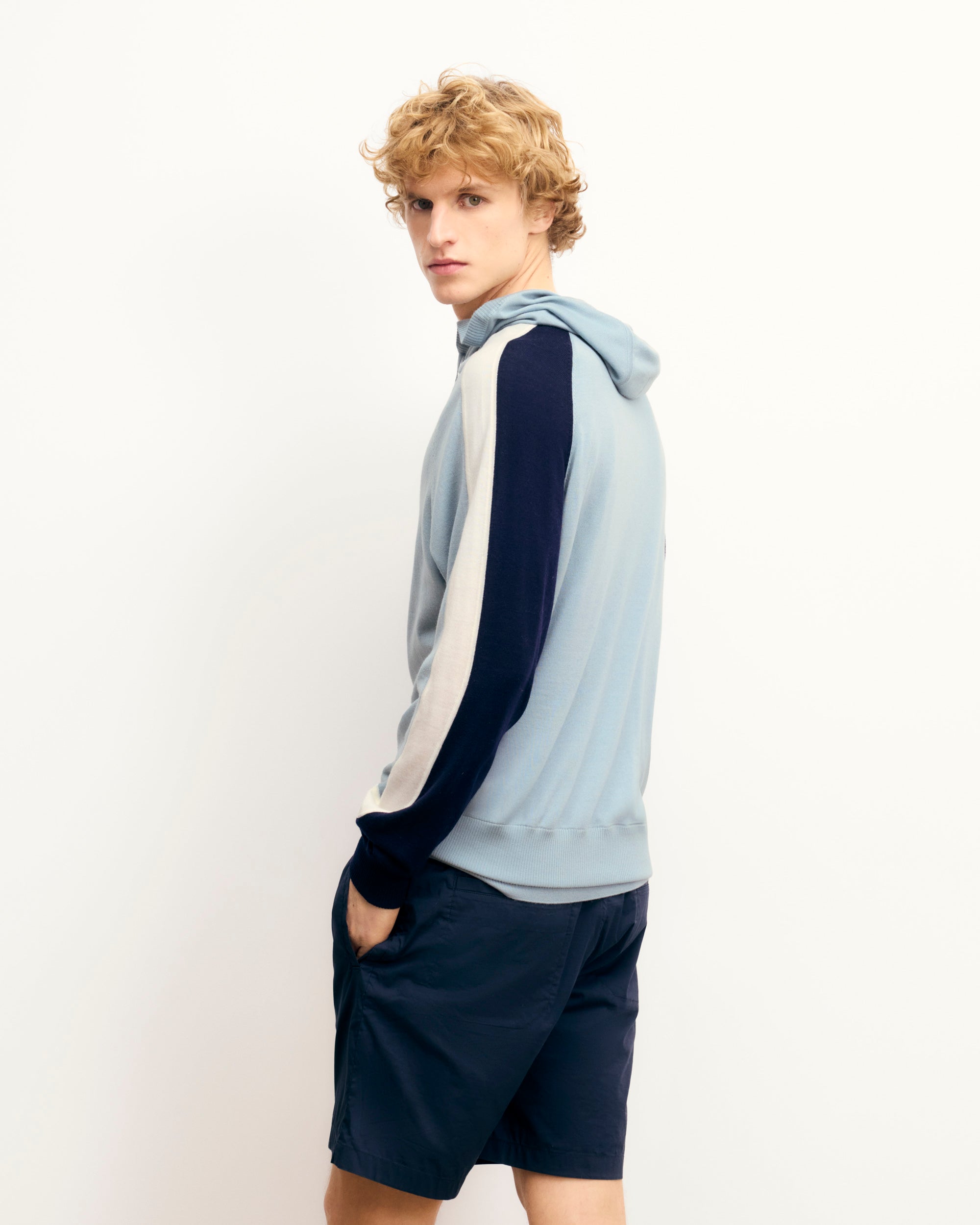 GREY BLUE / NEW / QTY : 61 / Pull Hoodie Bandes Tricolores aux Manches - Grey Blue