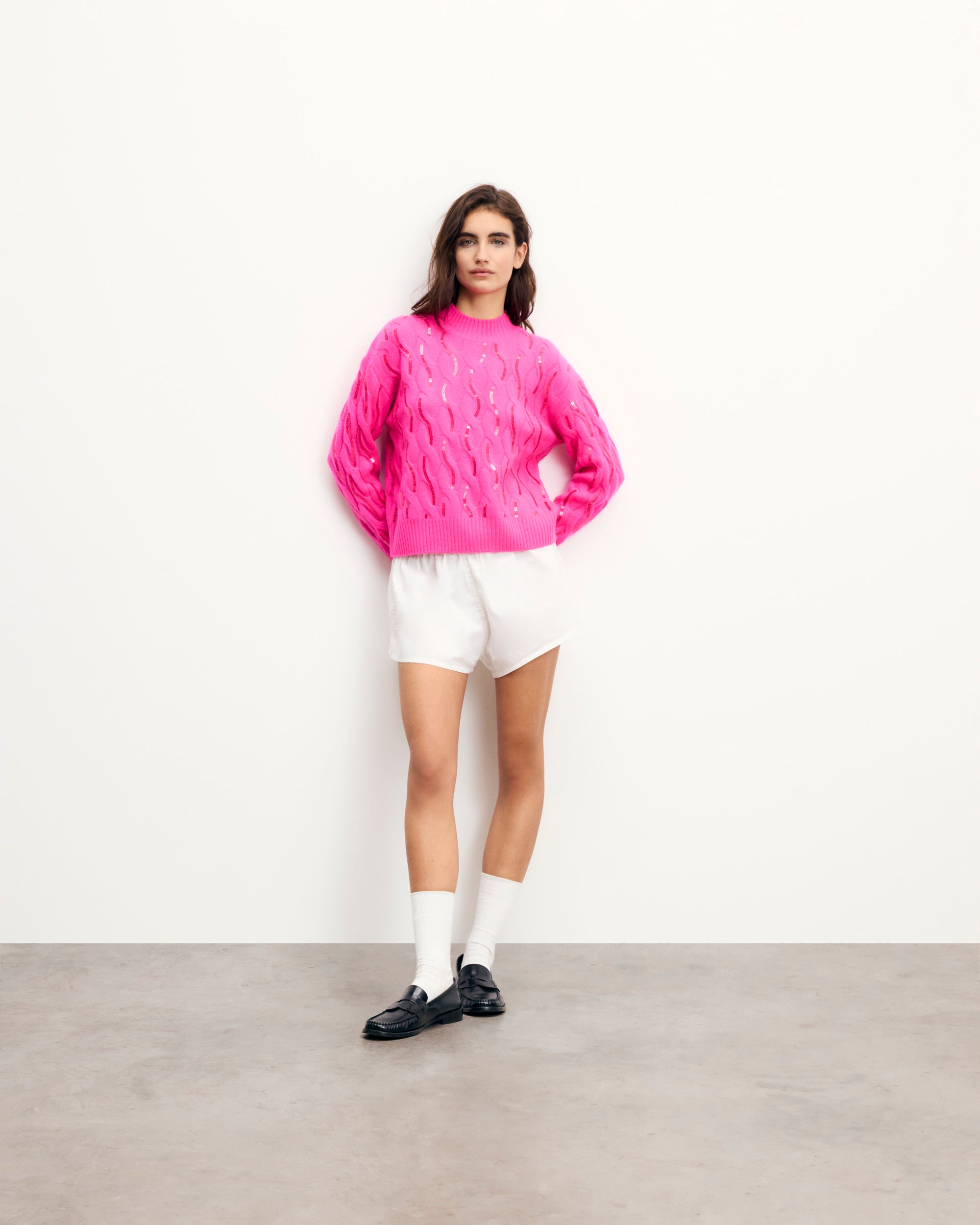 PASSION PINK / NEW / QTY : 137 / Pull Col Montant Torsades Et Strass - Passion Pink