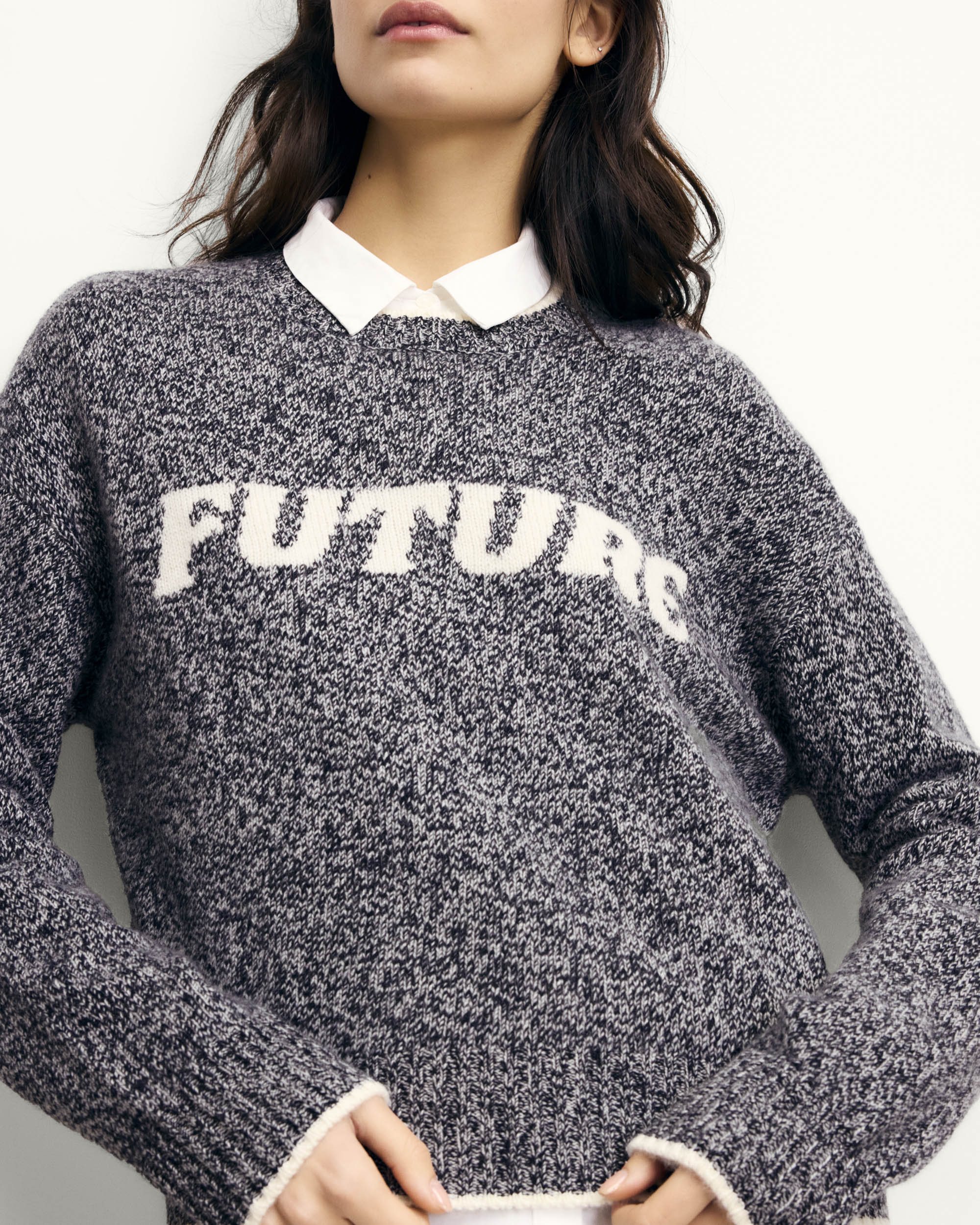 BLACK MOULINE / NEW / QTY : 74 / Pull Col Rond Future - Black Mouline