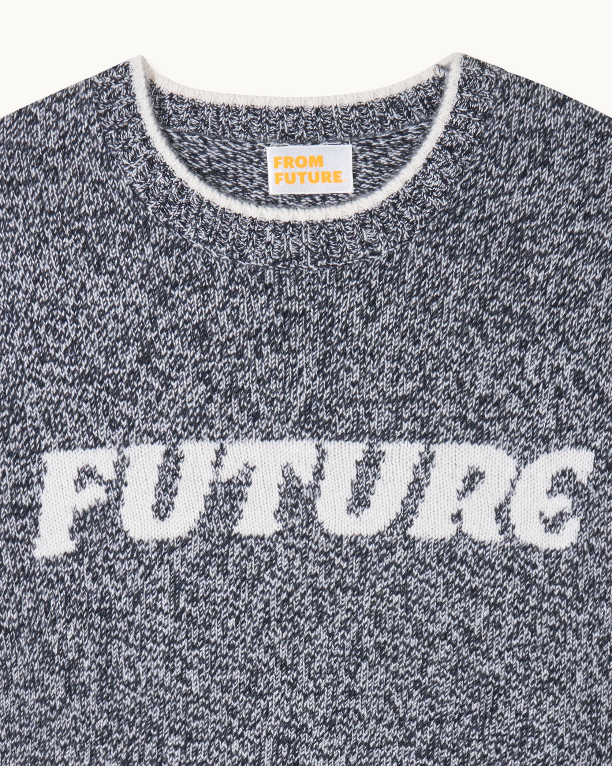 BLACK MOULINE / NEW / QTY : 74 / Pull Col Rond Future - Black Mouline