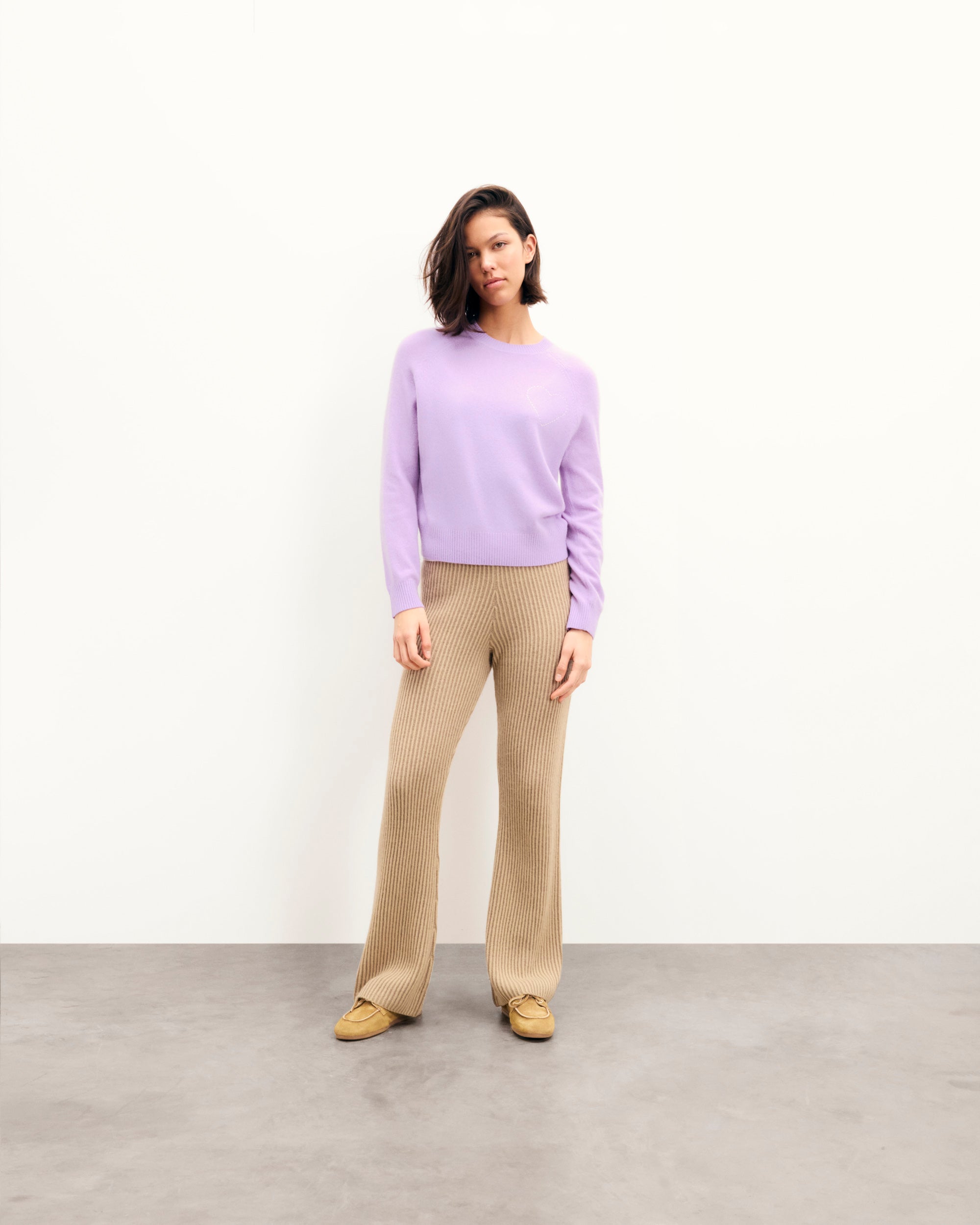 FANTASY LILAC / NEW / QTY : 18 / Pull Col Rond Cœur Brodé - Fantasy Lilac