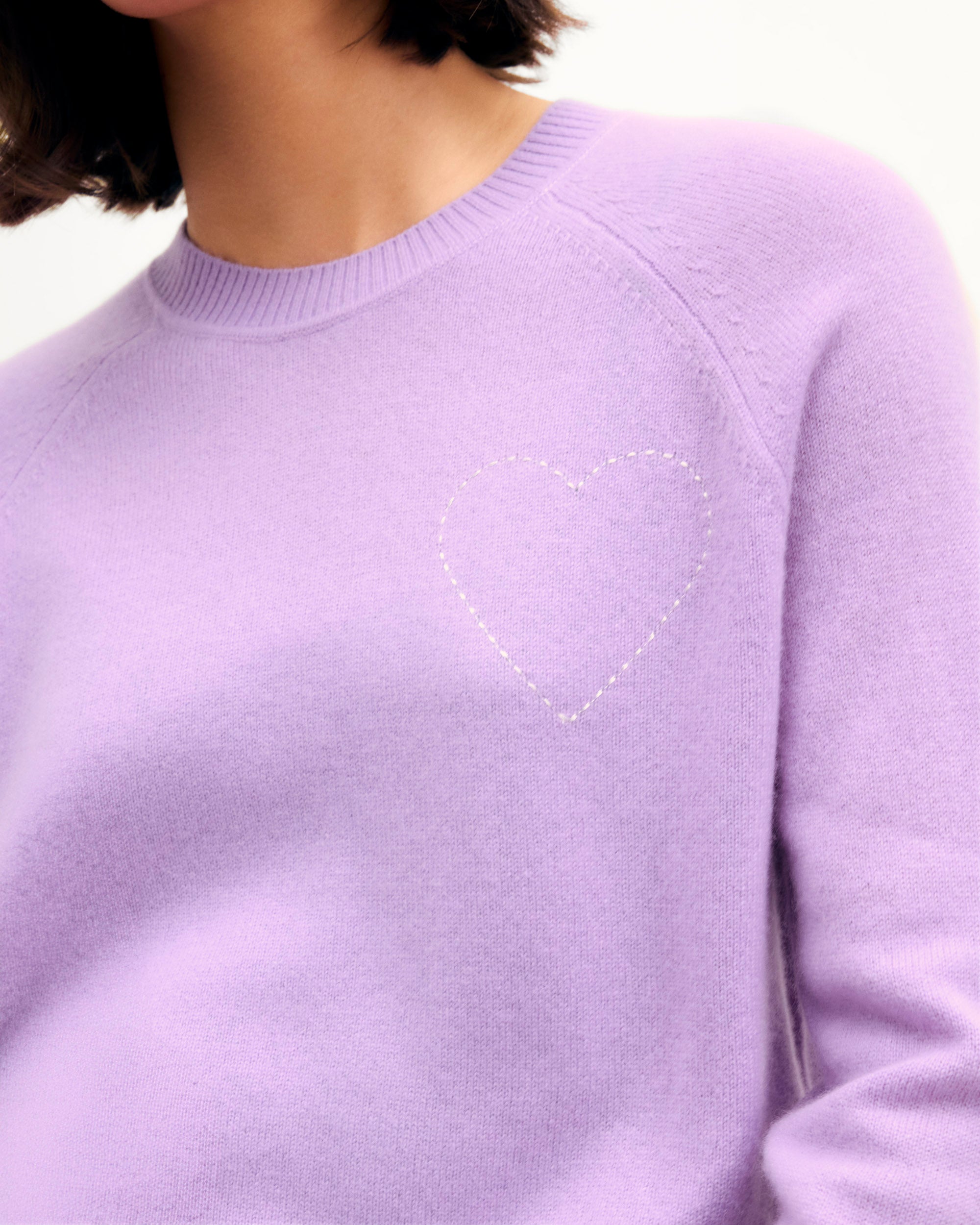 Pull à col rond Cœur brodé en cachemire - Fantasy Lilac