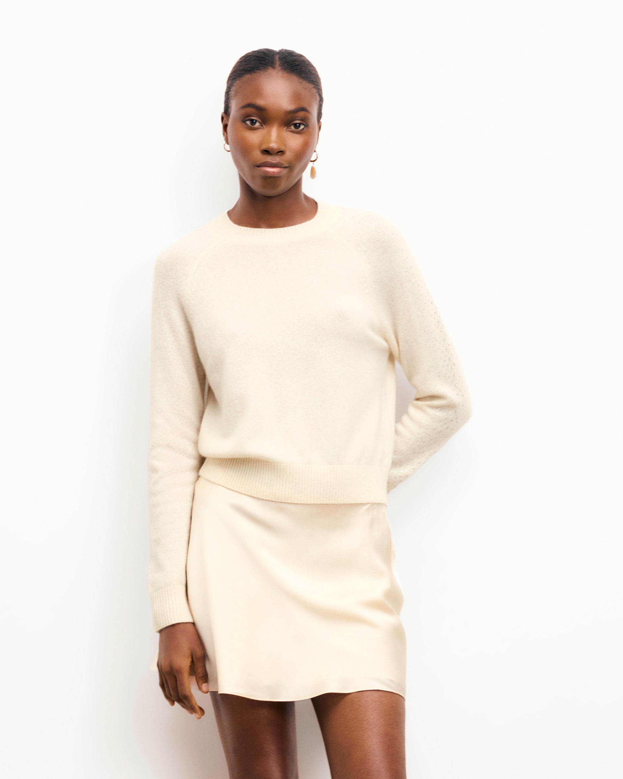 Y. ONLY PORTE / ECRU / NEW / QTY : 31 / Pull Col Rond Bandes Strass - Ecru