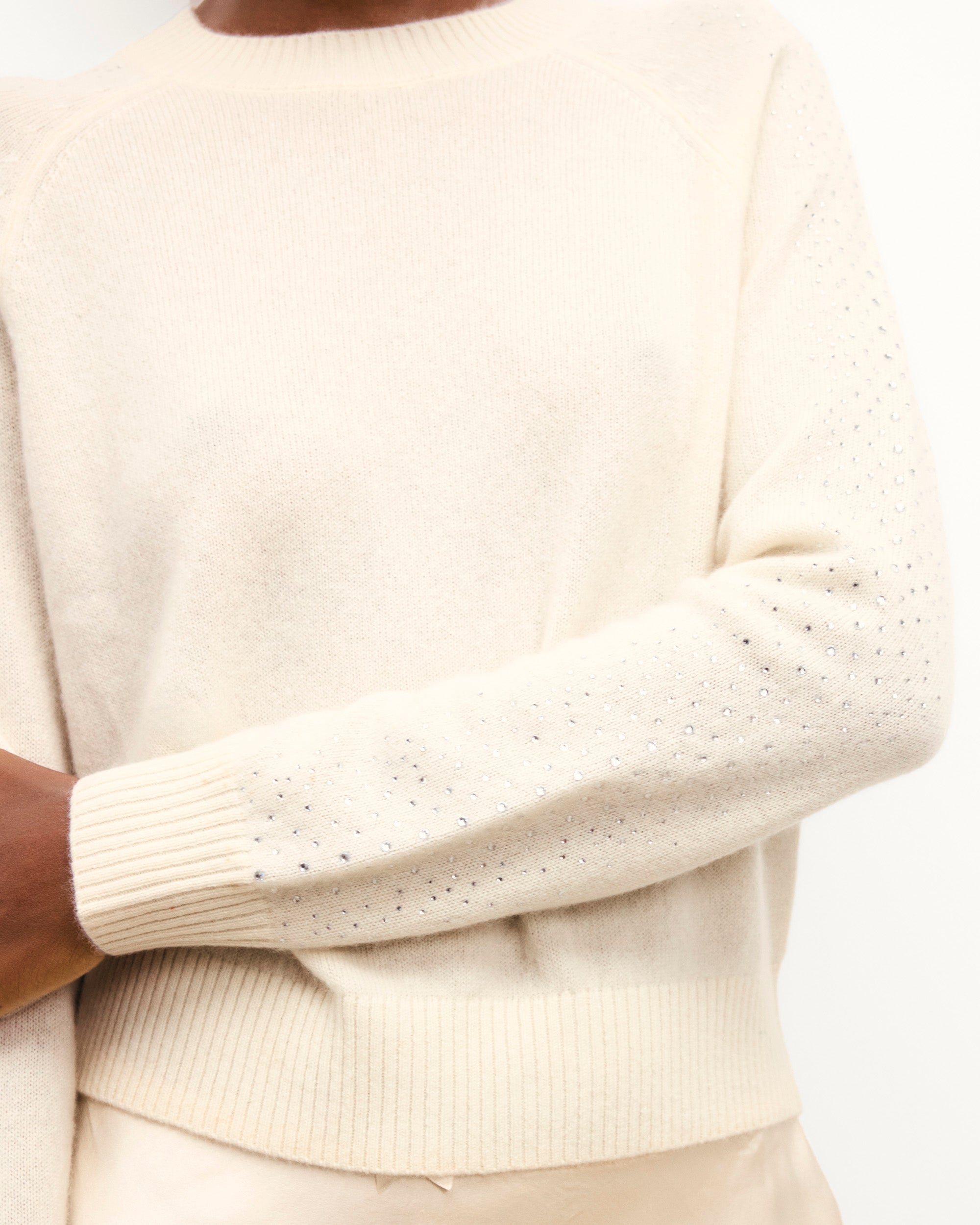Y. ONLY PORTE / ECRU / NEW / QTY : 31 / Pull Col Rond Bandes Strass - Ecru