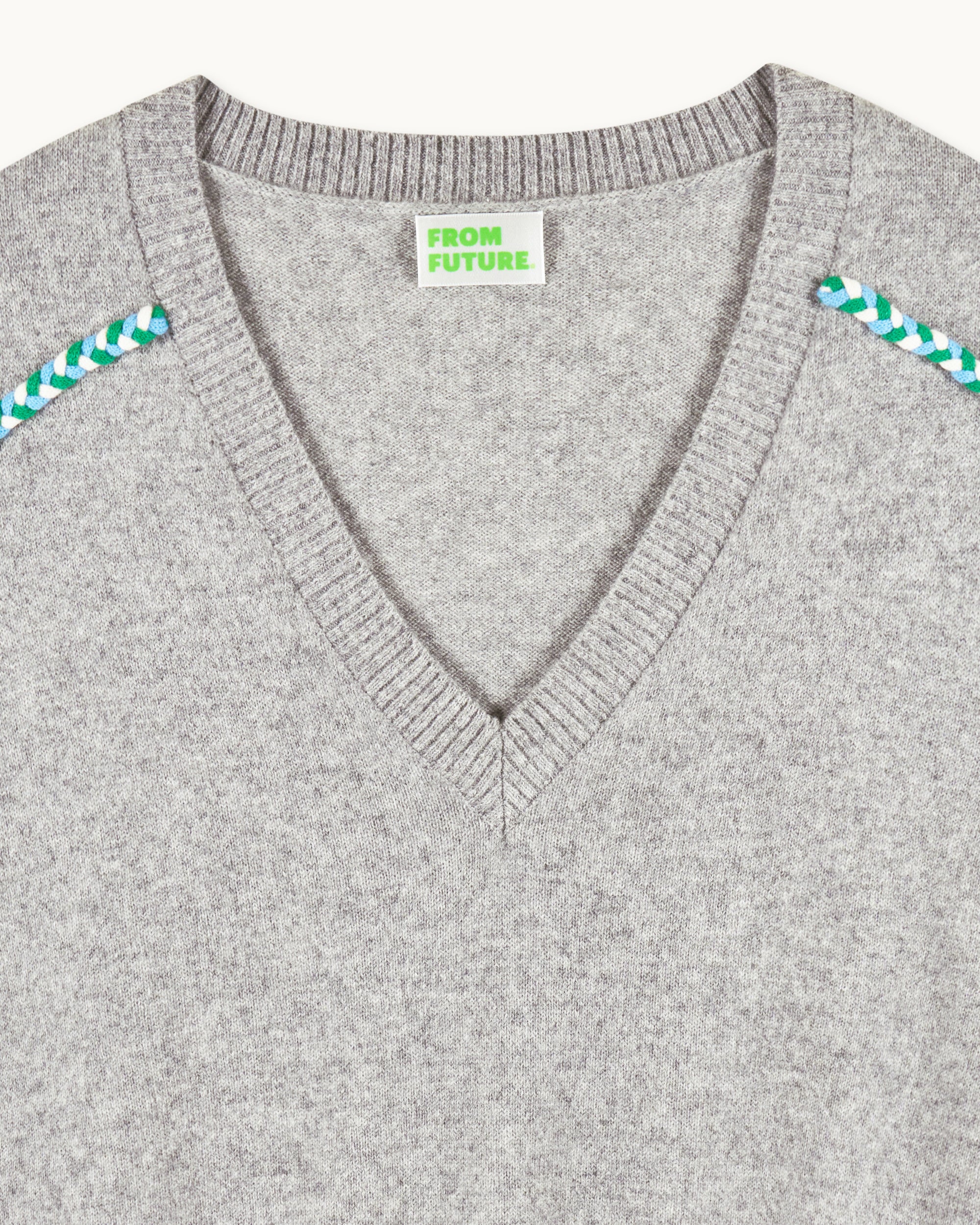GRIS CHINE FONCE / NEW / QTY : 43 / Pull Col V - Gris Chine Fonce