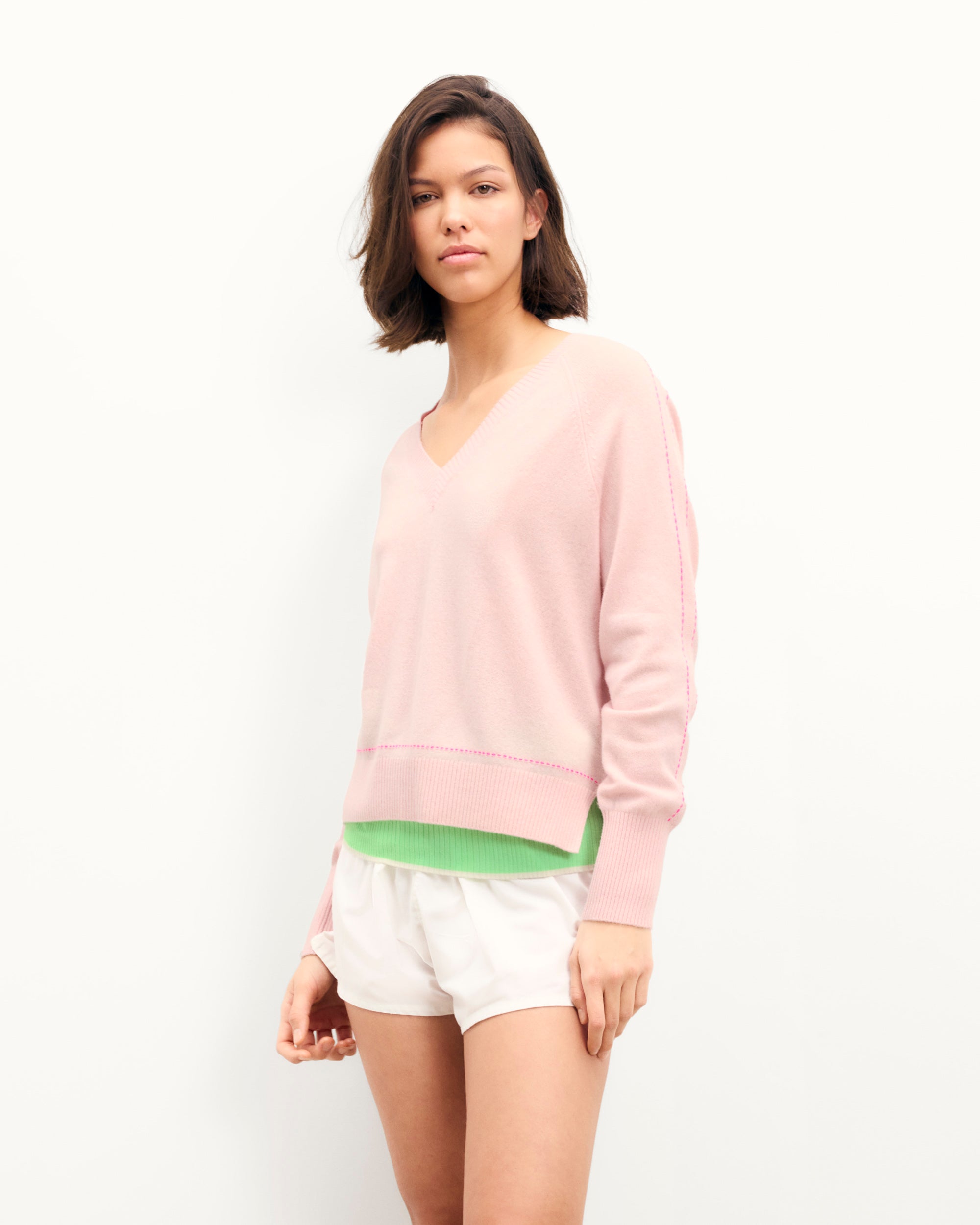 SKY PINK / NEW / QTY : 31 / Pull Col V - Sky Pink