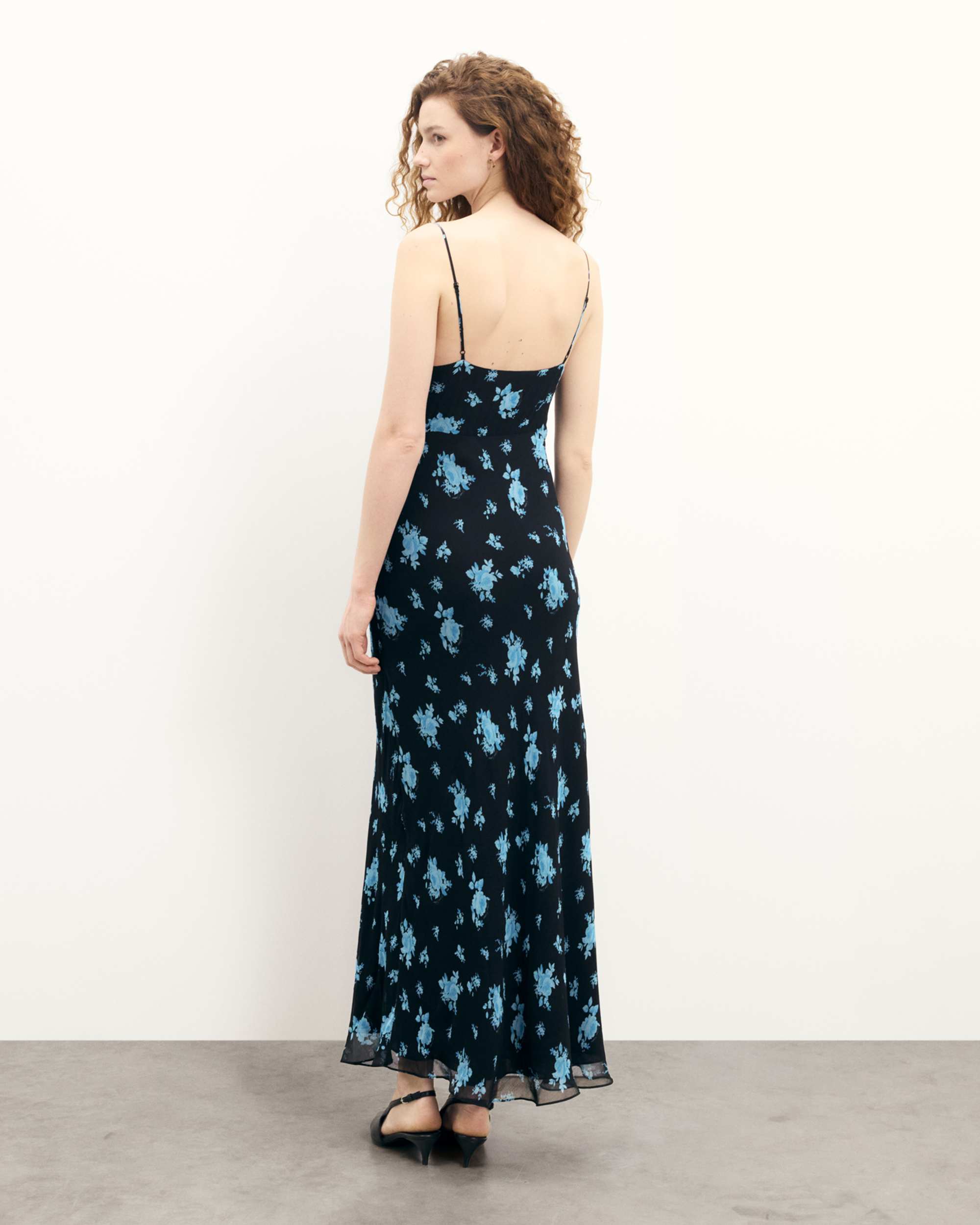 MIDNIGHT BOUQUET / NEW / QTY : 112 / Robe Longue Bretelles Giada - Midnight Bouquet