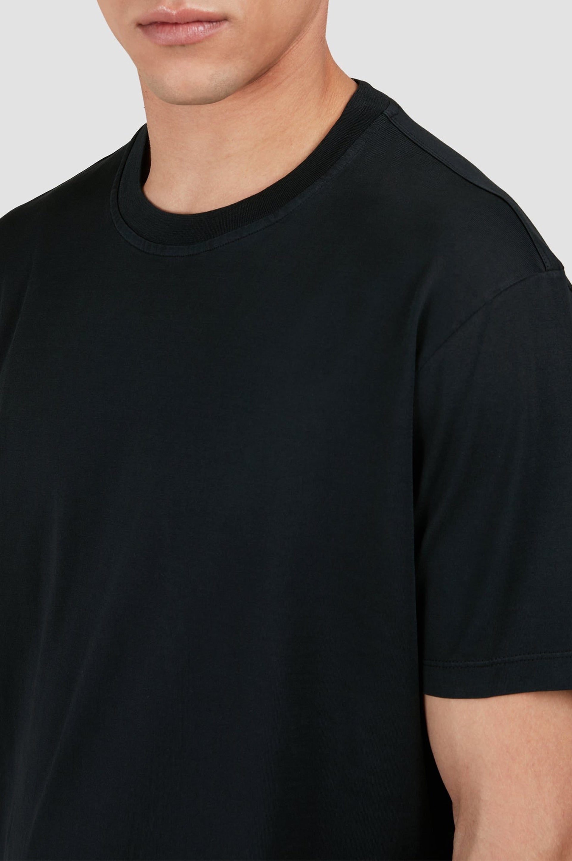 Short-sleeved T-shirt - Dark blue