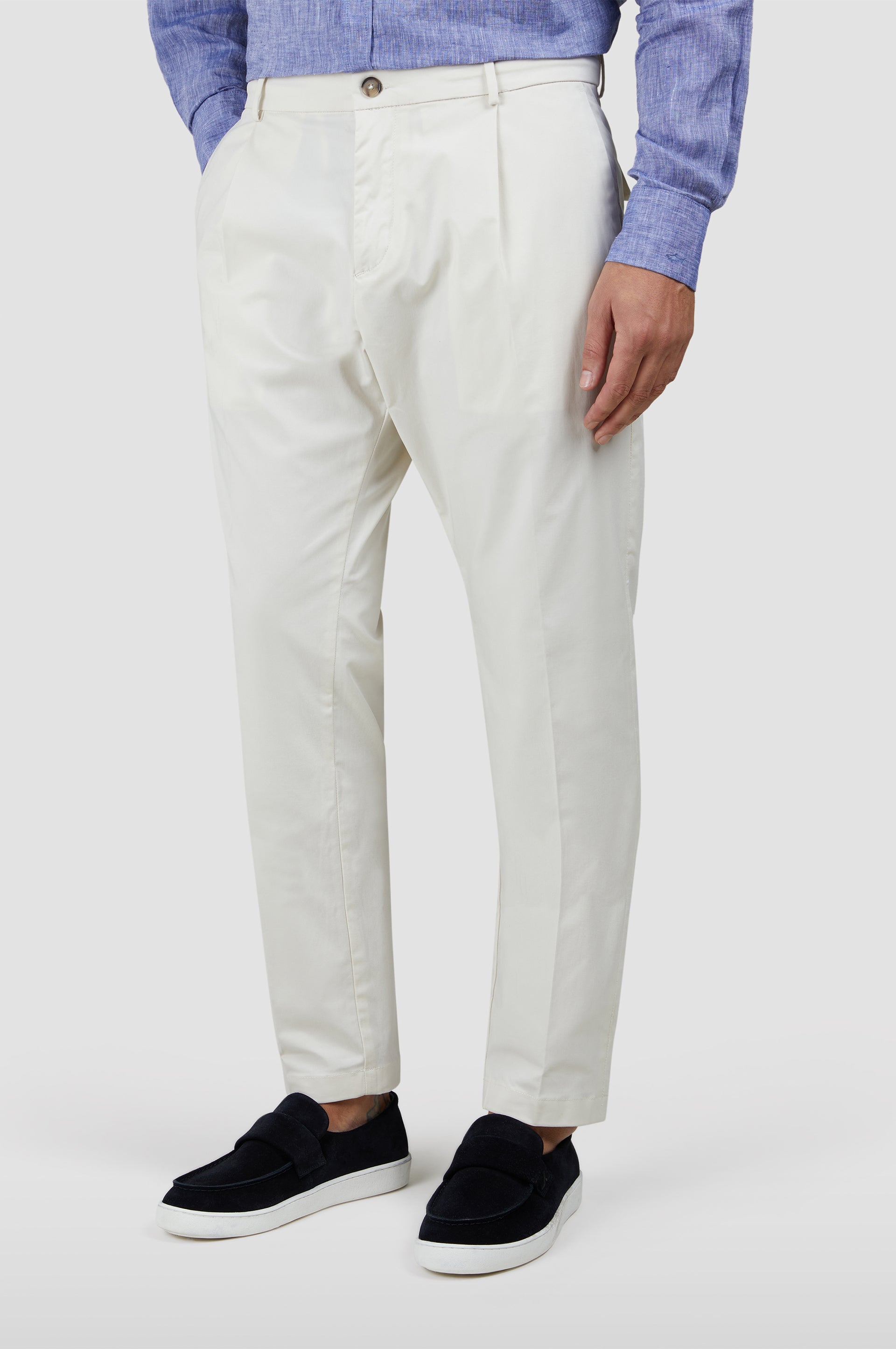 P1P-Pantalone con una pince