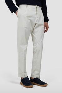 P1P-Pantalone con una pince
