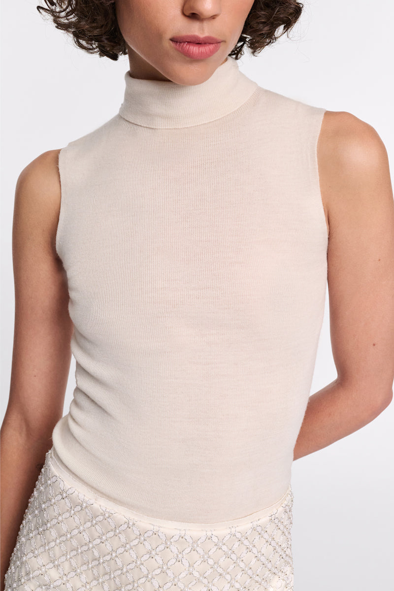 pure white // URBAN MERINO top