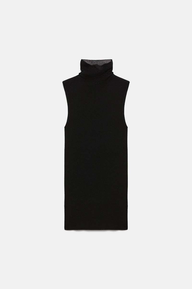 pure black // URBAN MERINO top