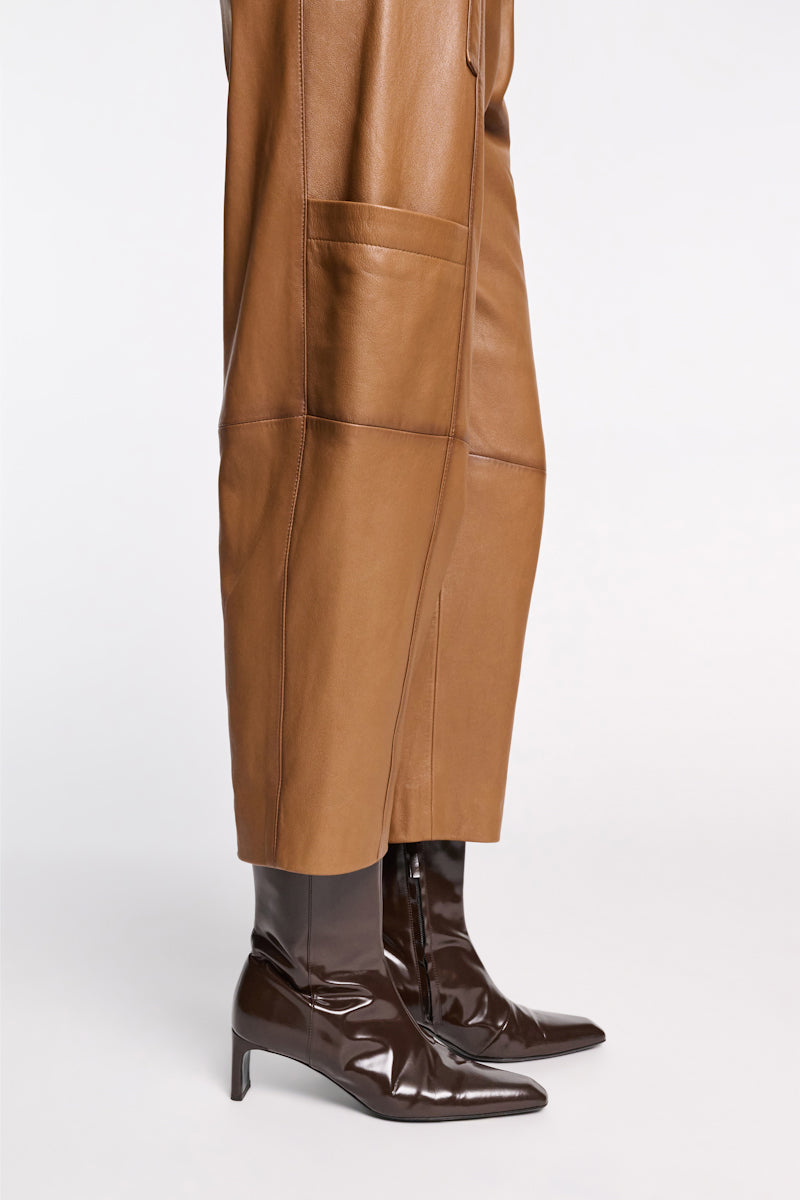 terra // SLEEK STATEMENT II pants