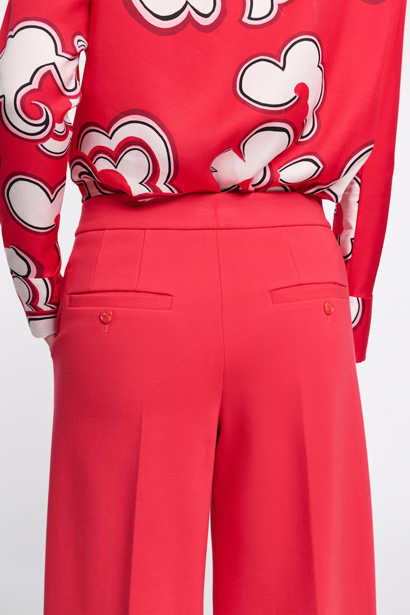 lipstick red // EMOTIONAL ESSENCE pants