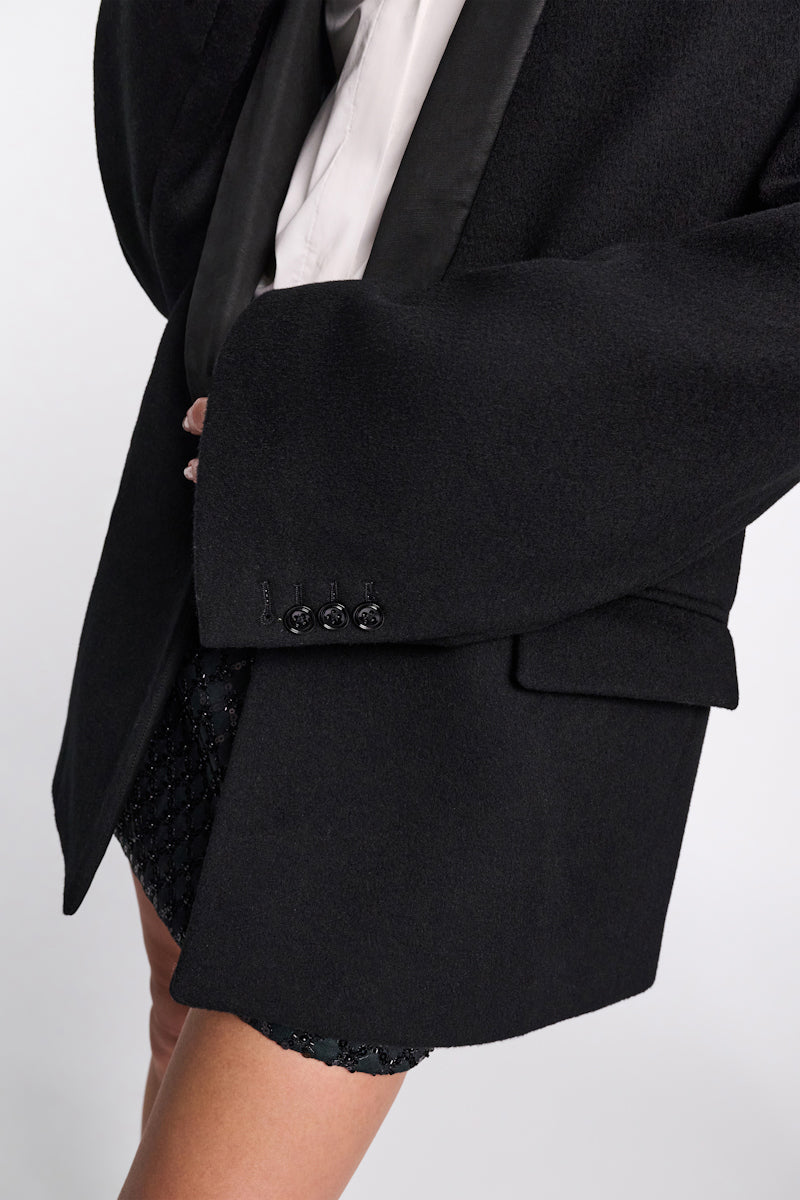 pure black // URBAN ATTRACTION jacket